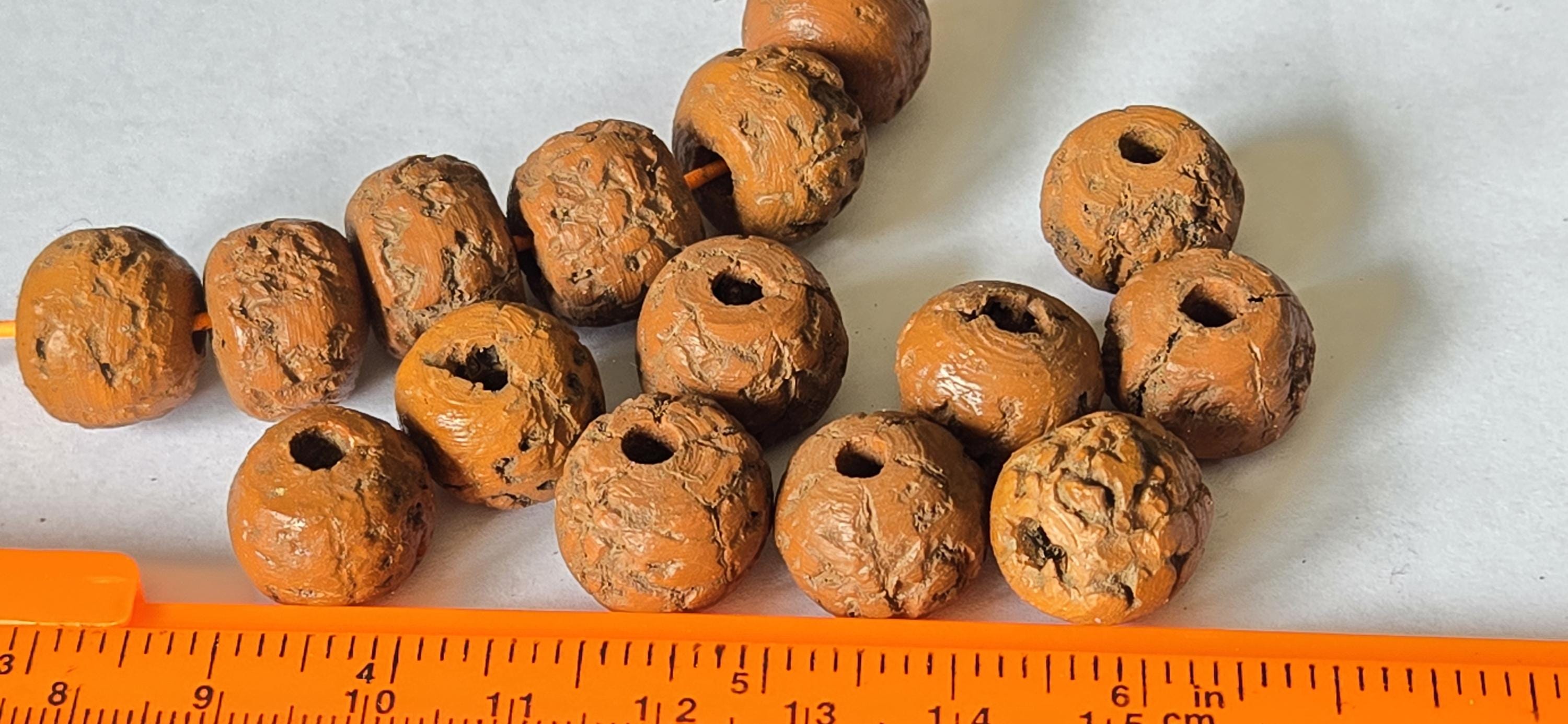 10 Beads - Large size old bodhi seed beads from Nepal - NB147