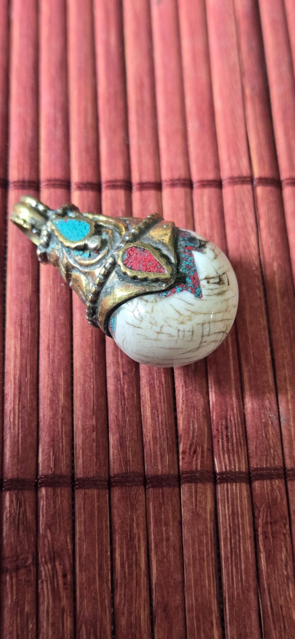 1 Pendant - Nepalese Brass capped naga conch shell drop pendant with turquoise coral inlay - PM487