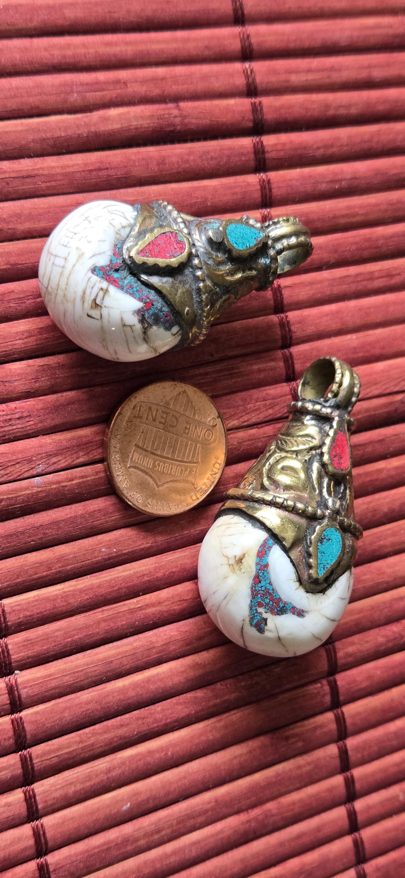 1 Pendant - Nepalese Brass capped naga conch shell drop pendant with turquoise coral inlay - PM487