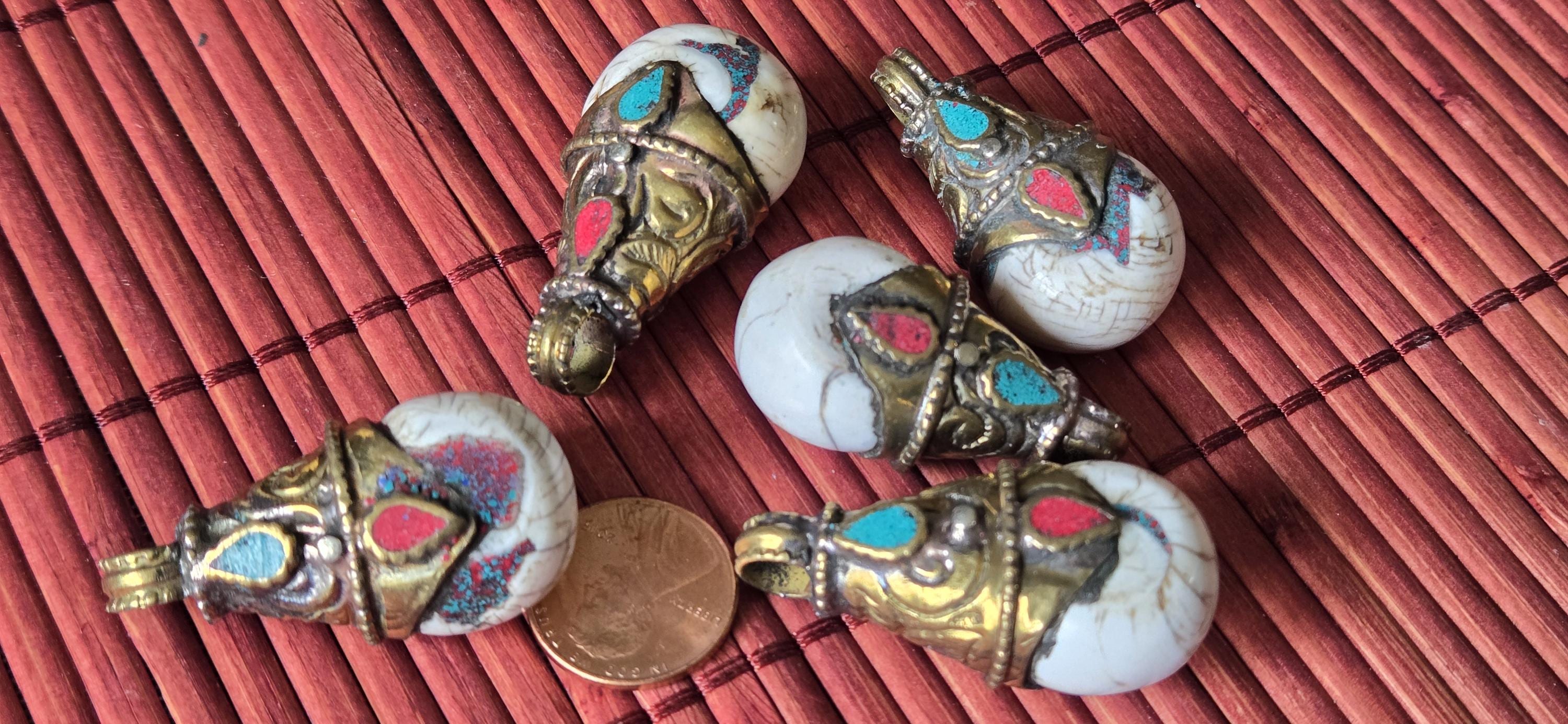 1 Pendant - Nepalese Brass capped naga conch shell drop pendant with turquoise coral inlay - PM487