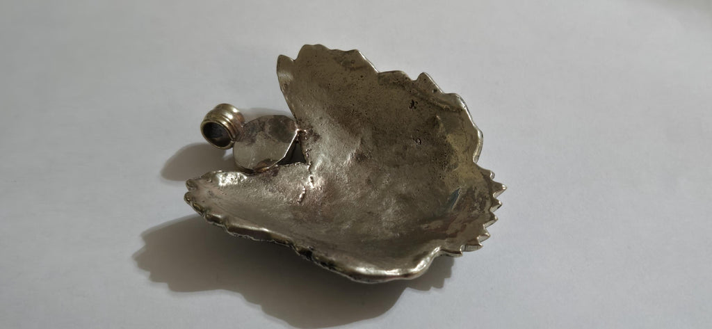 Large Tibetan mahakala protector pendant with coral inlay - PM313L