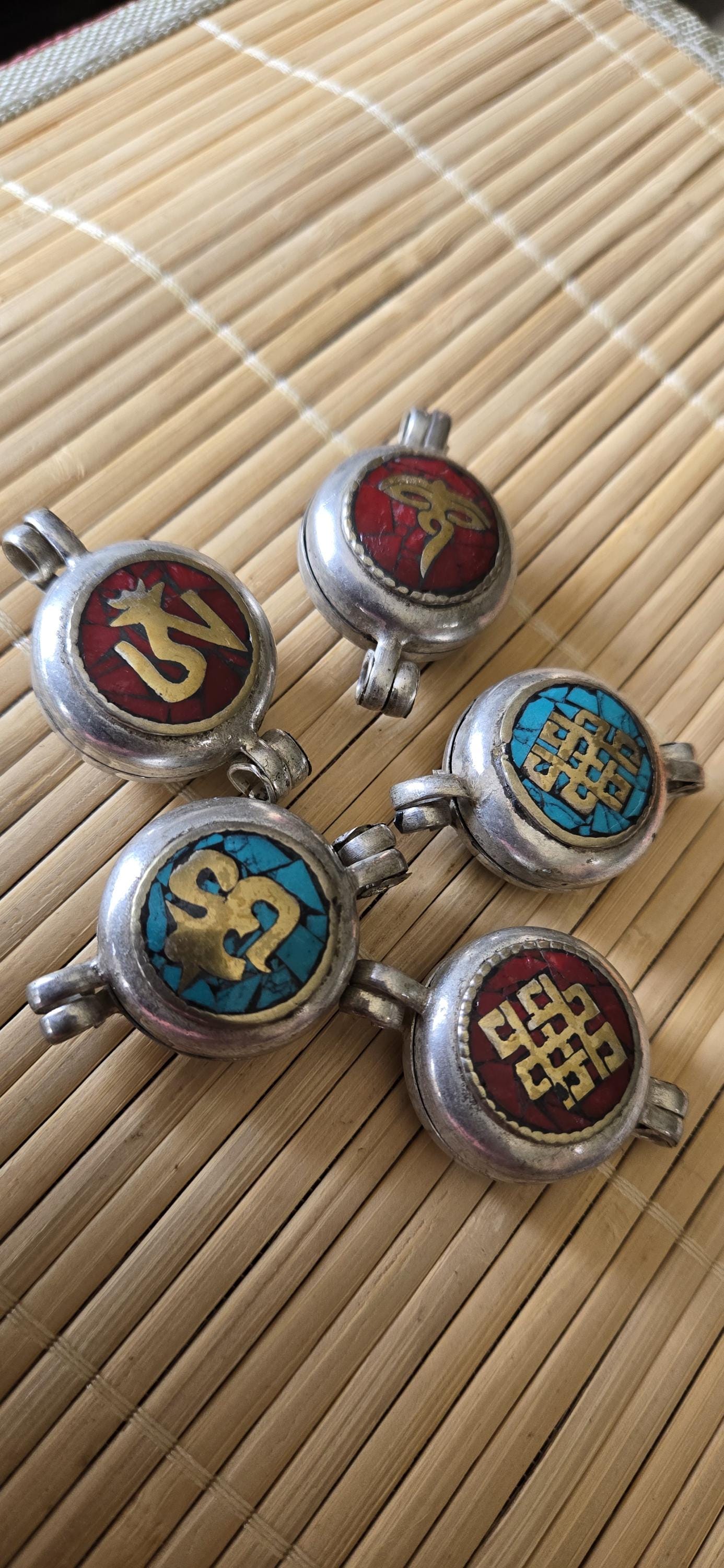 2 Pendants - Reversible endless Knot OM buddha eye symbol mix inlaid silver finish Ghau prayer box Endless knot pendant - PM571B