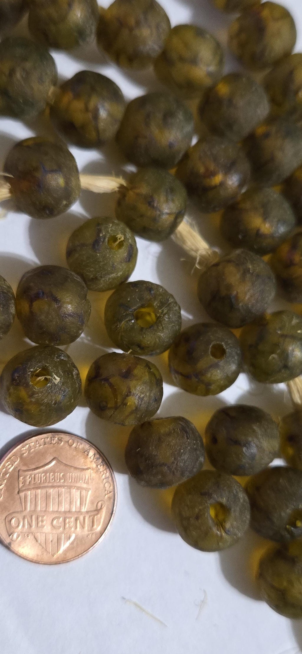 10 BEADS - Honey brown color Ghana African recycled glass disc beads - BD944R