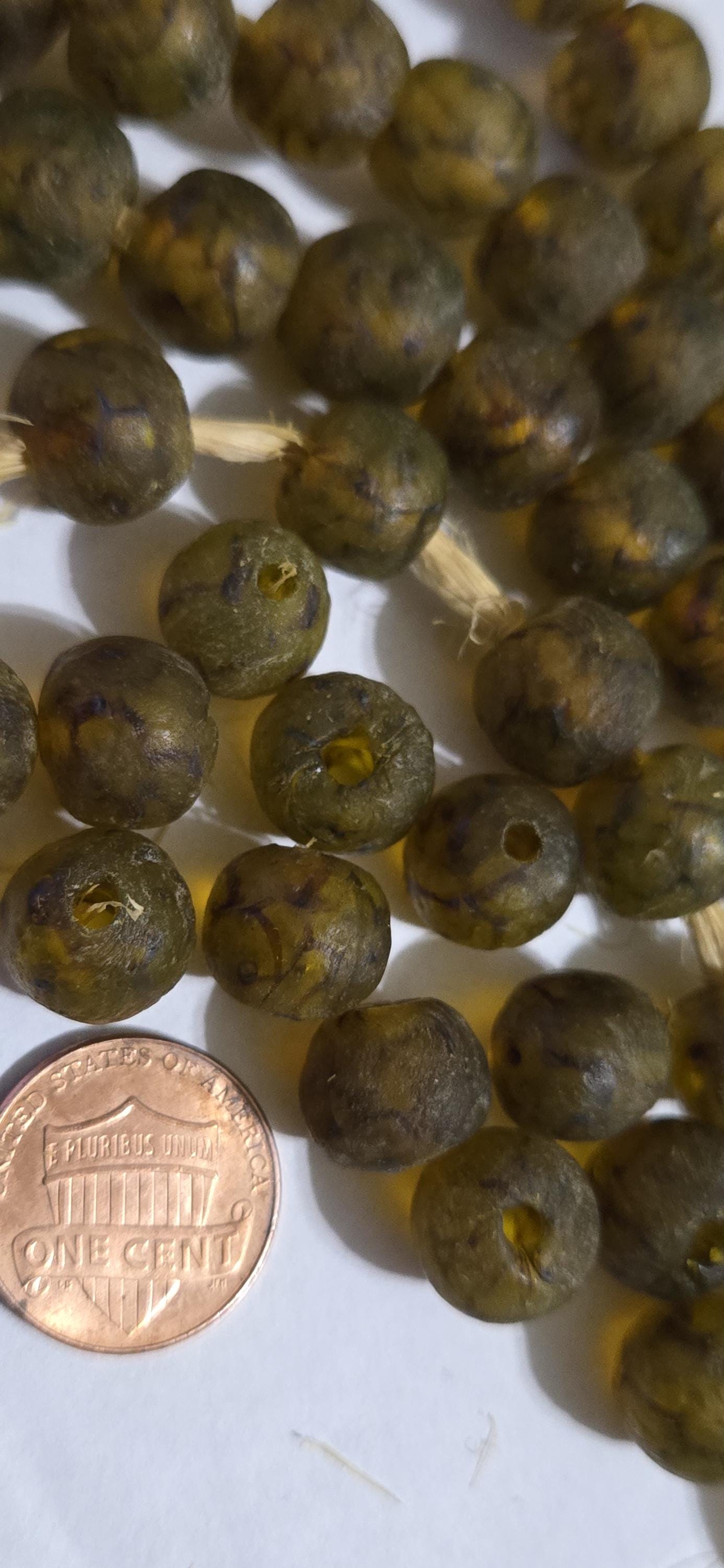 10 BEADS - Honey brown color Ghana African recycled glass disc beads - BD944R