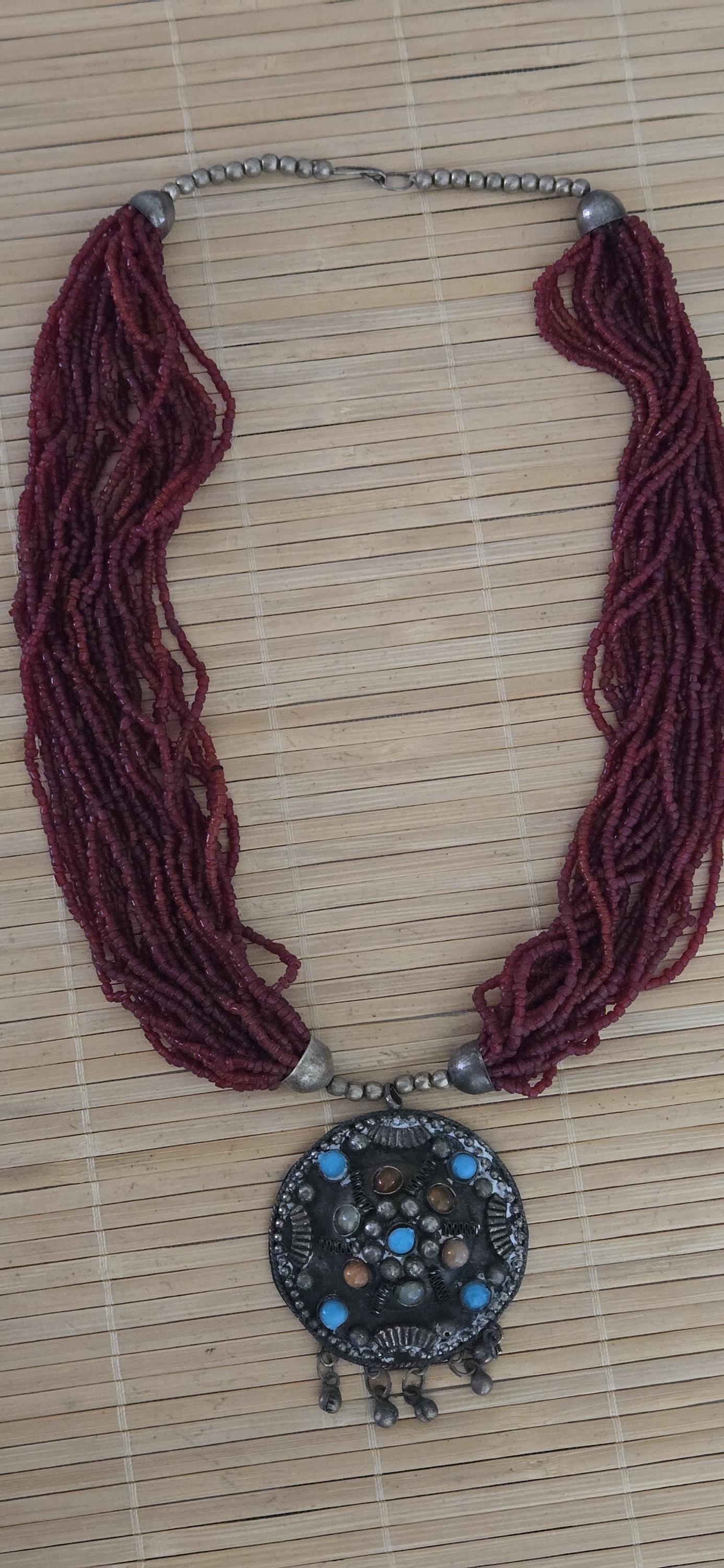 Vintage sherpa Red glass beads ethnic pendant necklace from Nepal - STR004E