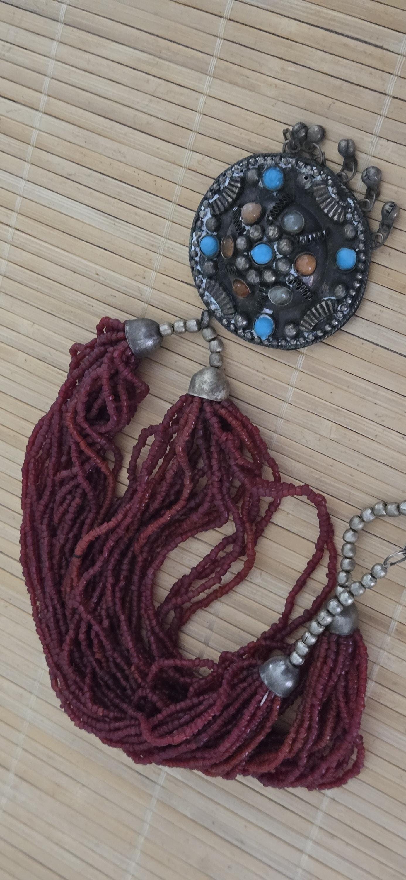 Vintage sherpa Red glass beads ethnic pendant necklace from Nepal - STR004E