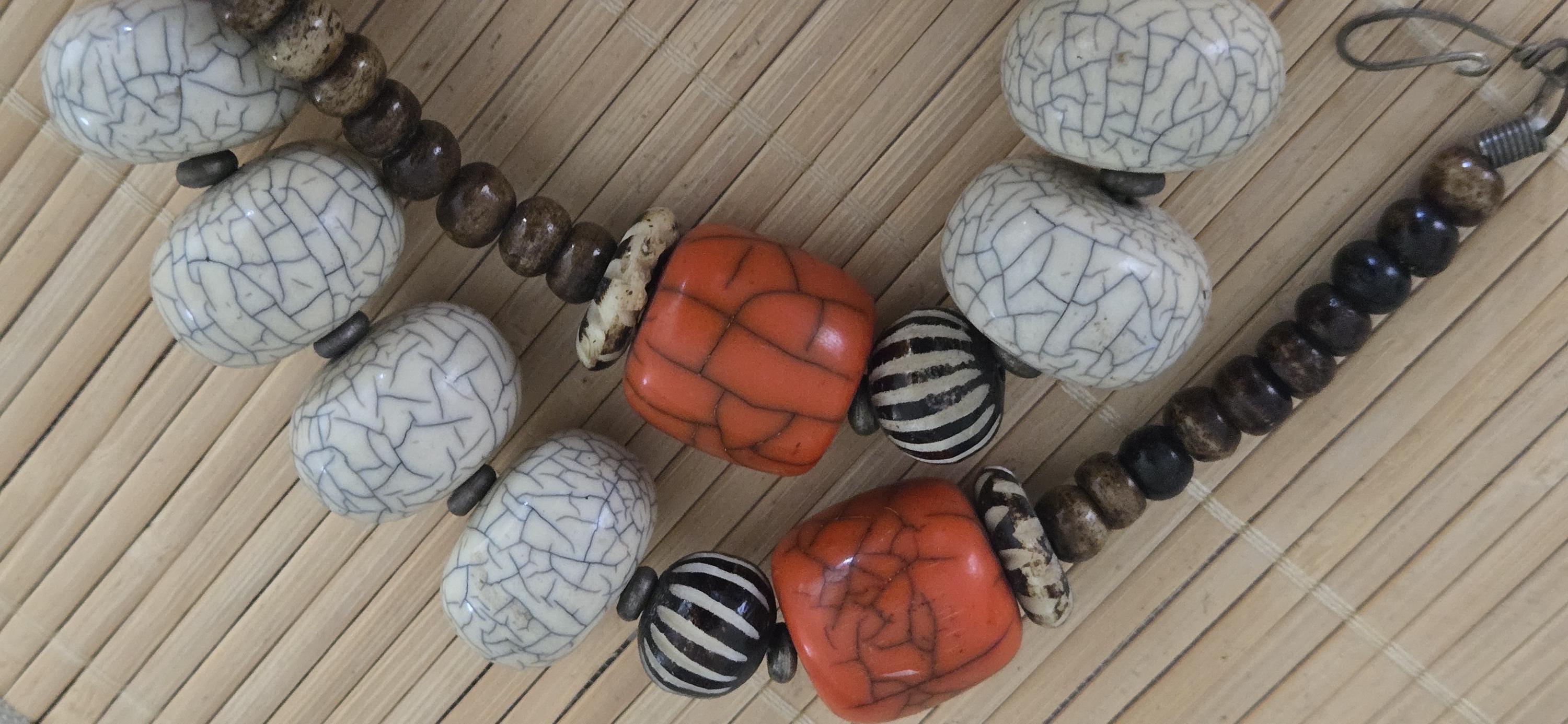 Old Tibetan beads batik bone bead crackle resin beads necklace bold heavy beads strand from Nepal STR004G