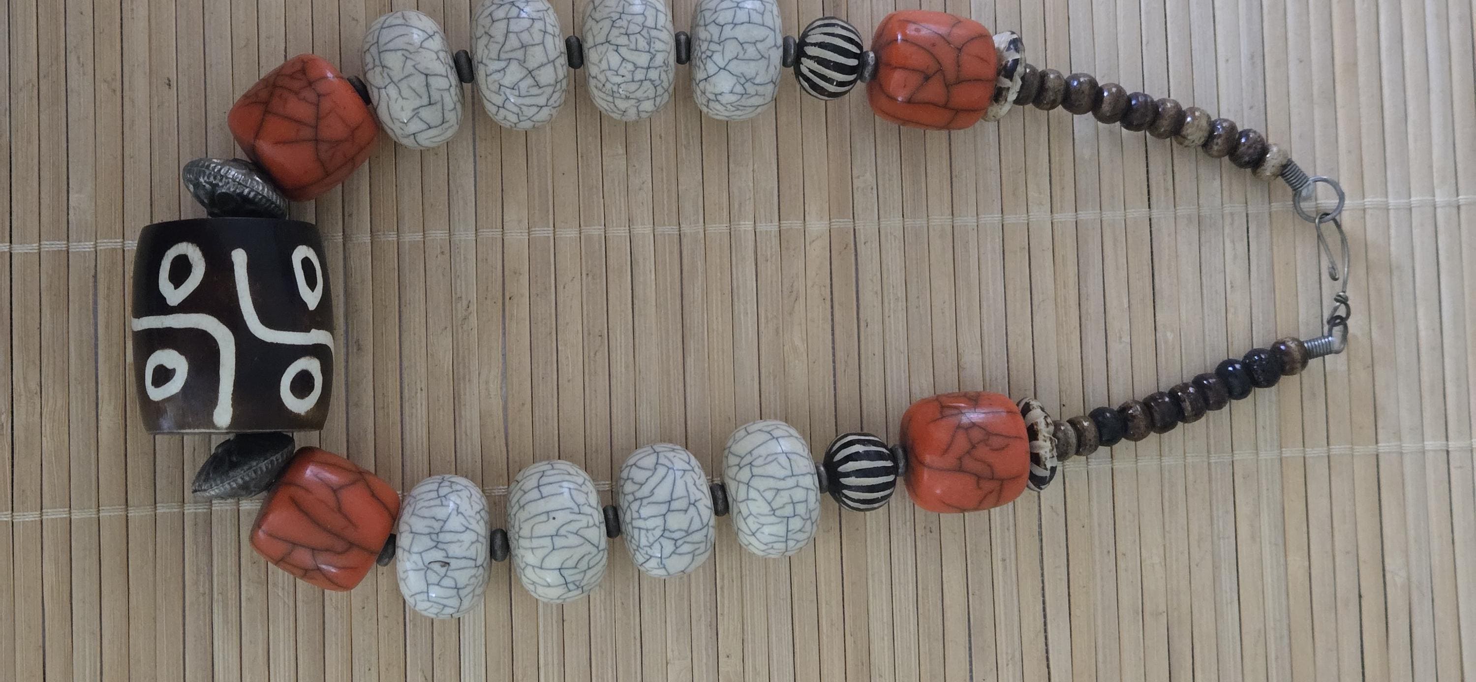 Old Tibetan beads batik bone bead crackle resin beads necklace bold heavy beads strand from Nepal STR004G