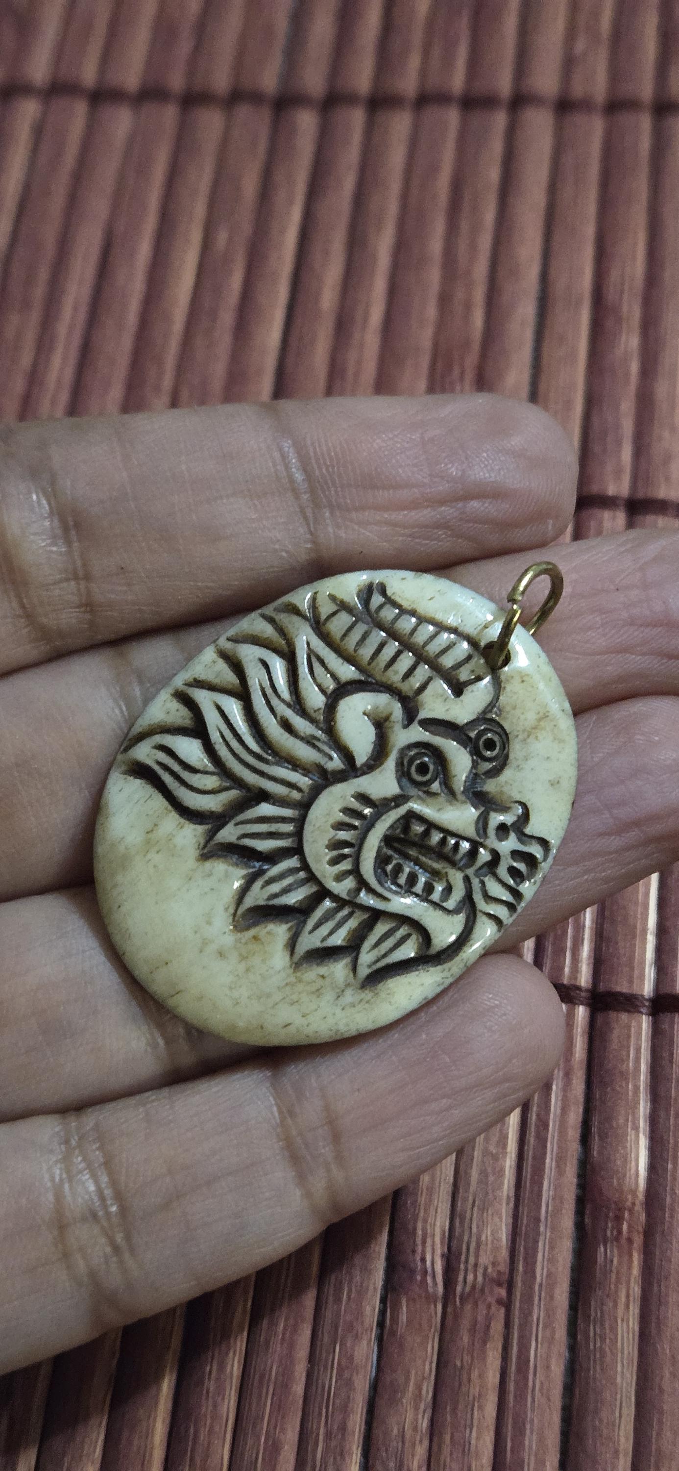 Rustic Tibetan carved Dragon Head cattle Bone Pendant – Jewelryt Making supply, keyring Charm, Bag Charm decor PB055B