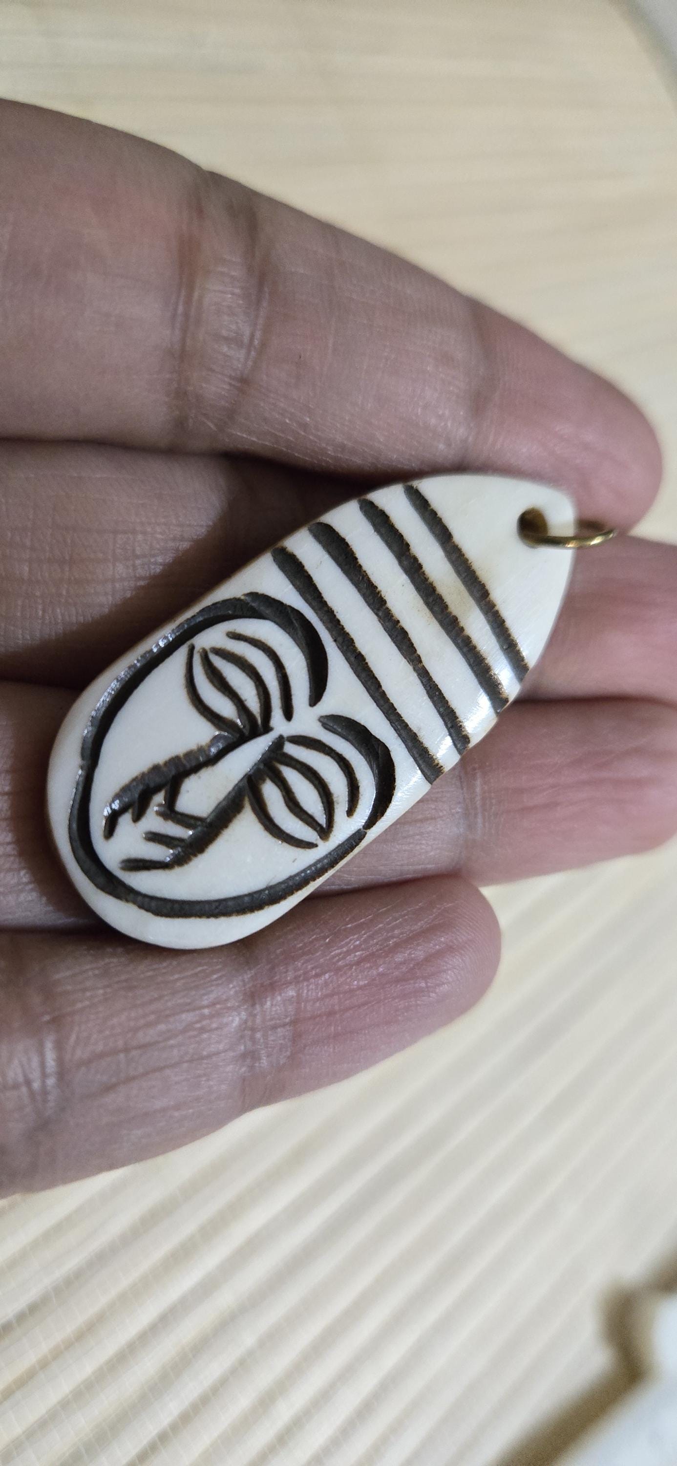 Tibetan carved buddha monk face recycled Cattle Bone pendant - Nepal amulet charm – 1 pendant - PB051C