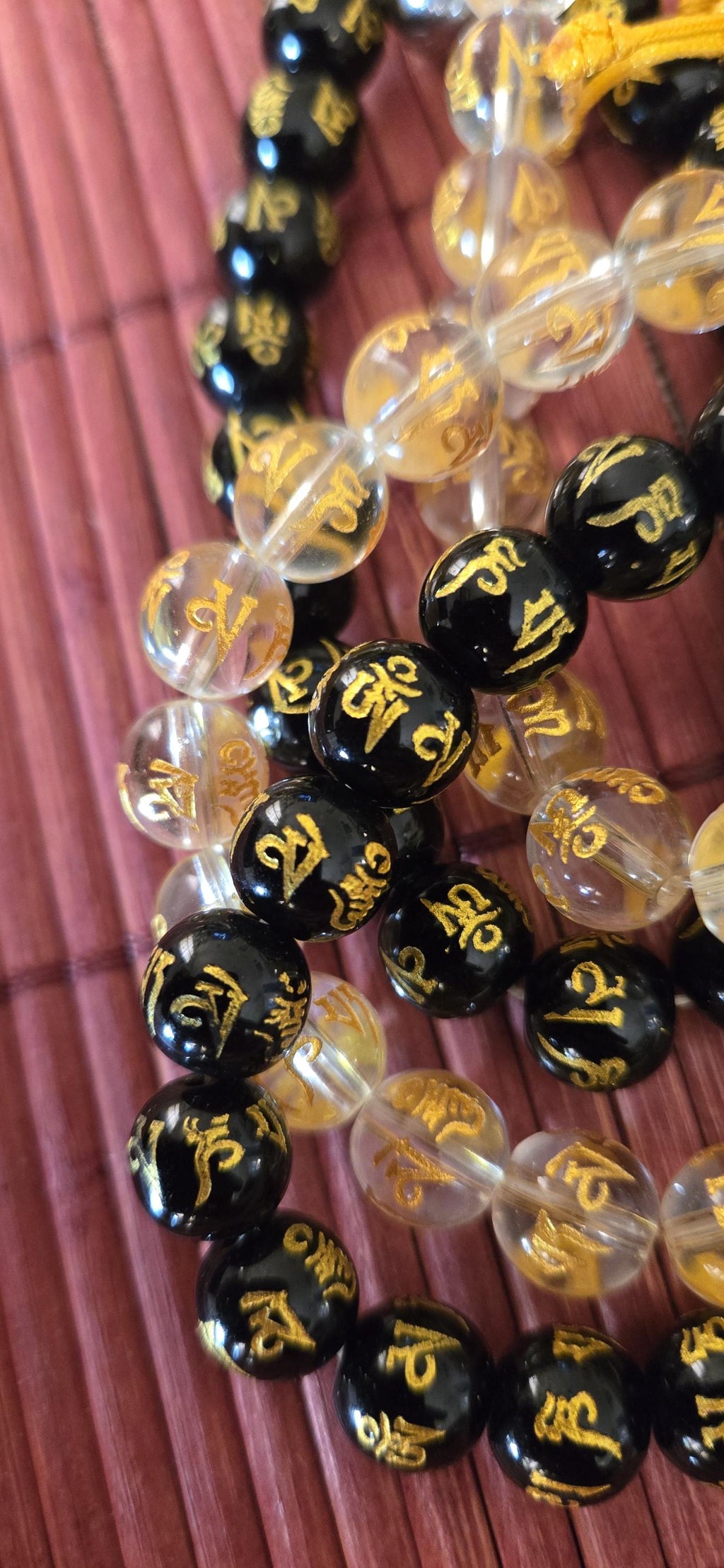 10 Beads-Tibetan om mantra om mani padme hum etched mix of black agate and clear quartz beads GM417E