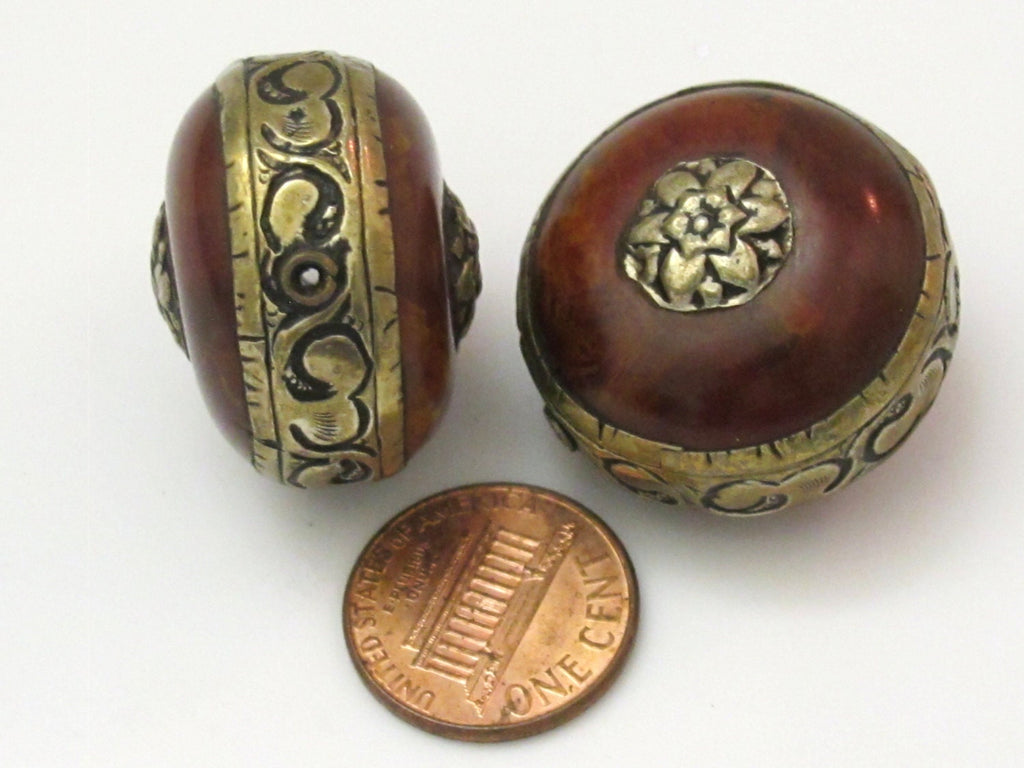 1 BEAD - Reversible Large size Tibetan silver band copal Resin floral pendant bead - BD616A