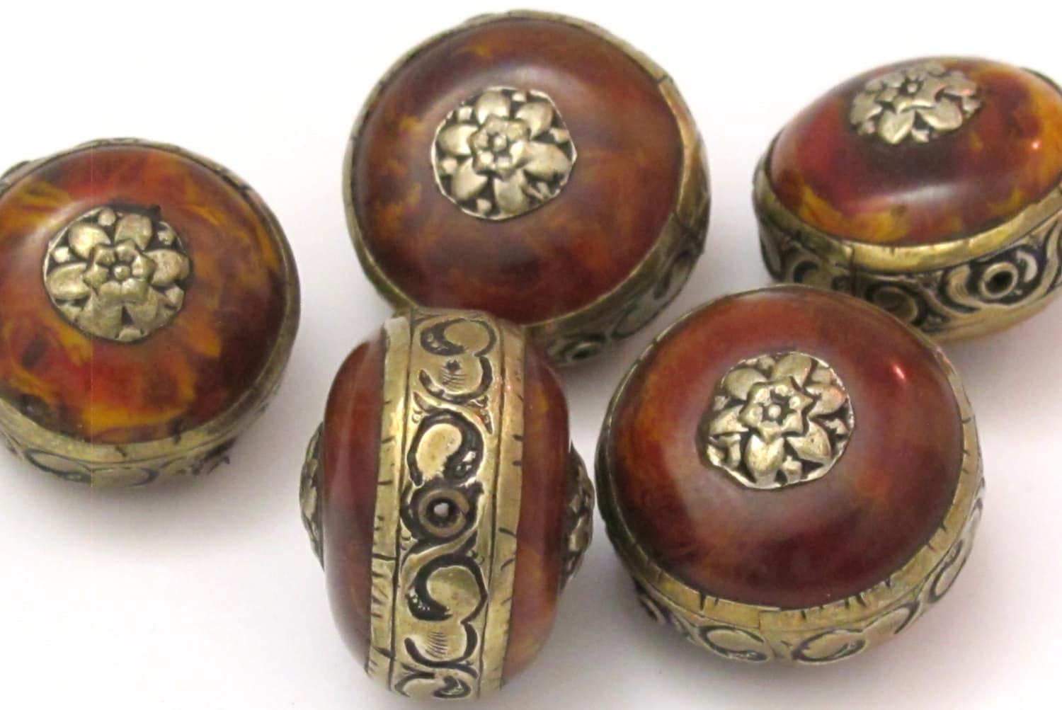 1 BEAD - Reversible Large size Tibetan silver band copal Resin floral pendant bead - BD616A