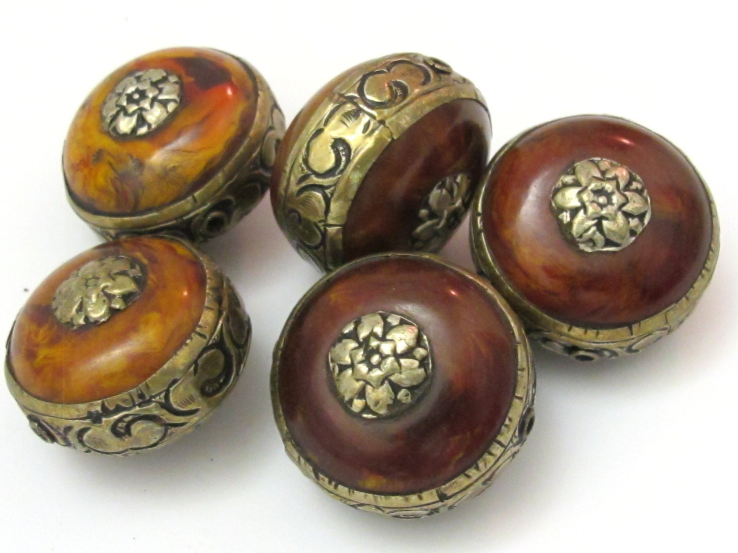 1 BEAD - Reversible Large size Tibetan silver band copal Resin floral pendant bead - BD616A