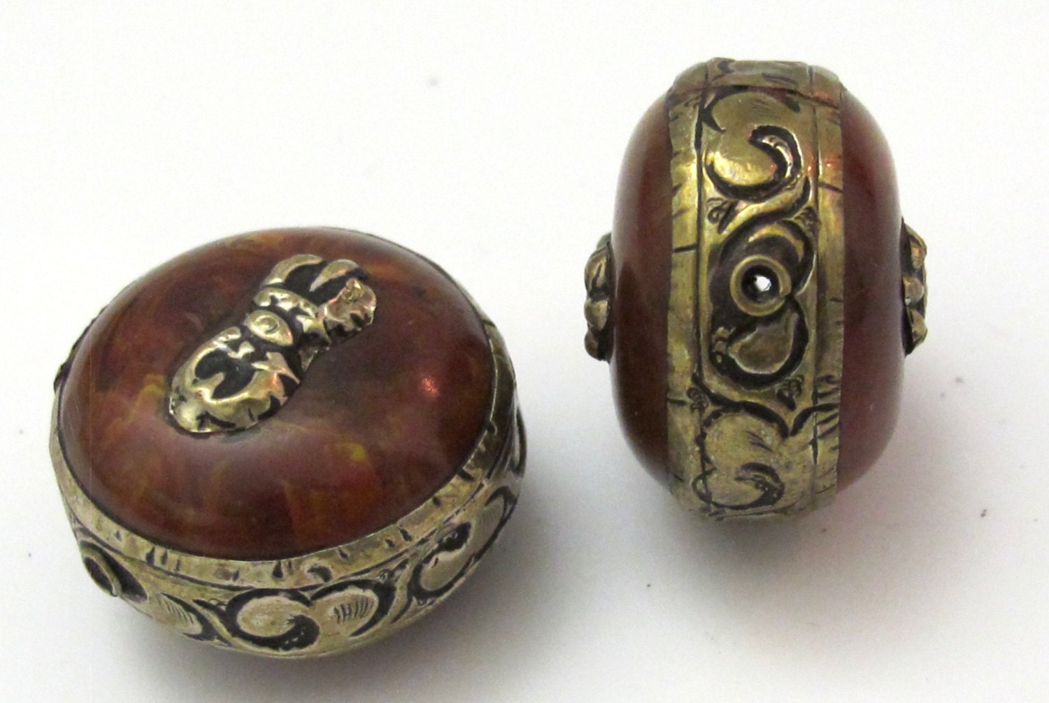 1 BEAD - Reversible Large size Tibetan Silver band copal Resin Dorje vajra pendant bead - BD616B