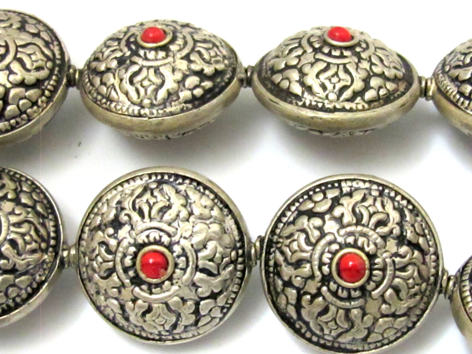 1 BEAD - Reversible Tibetan silver bead with double dorje vajra repousse design - BD624D