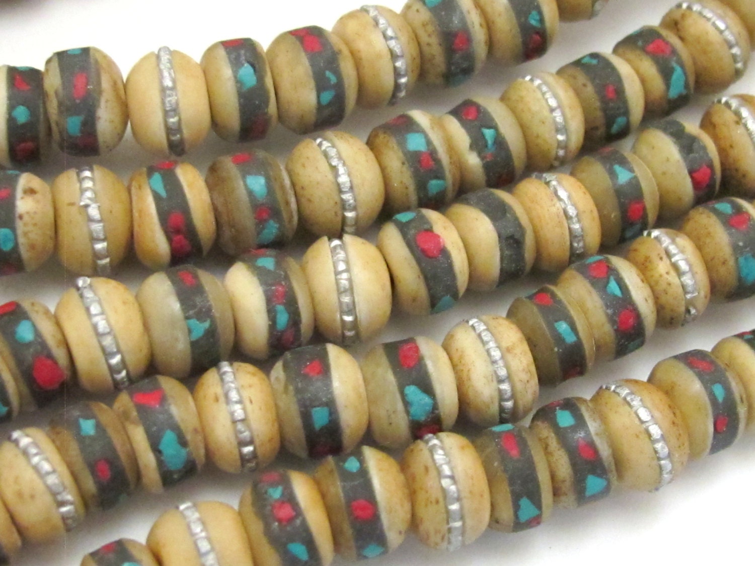 10 Beads-Rondelle shape ethnic Tibetan old recycled cattle bone beads with turquoise inlay - NB126