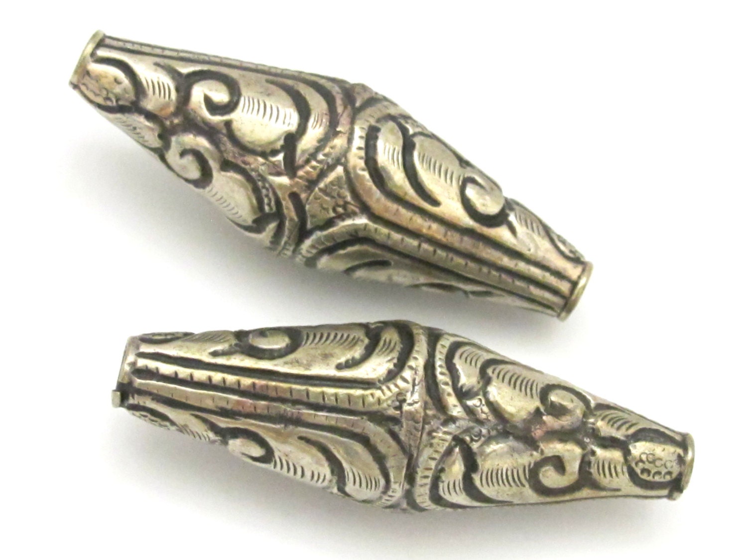 2 BEADS - Tibetan silver bicone shape floral repousse ethnic beads from Nepal - BD641A