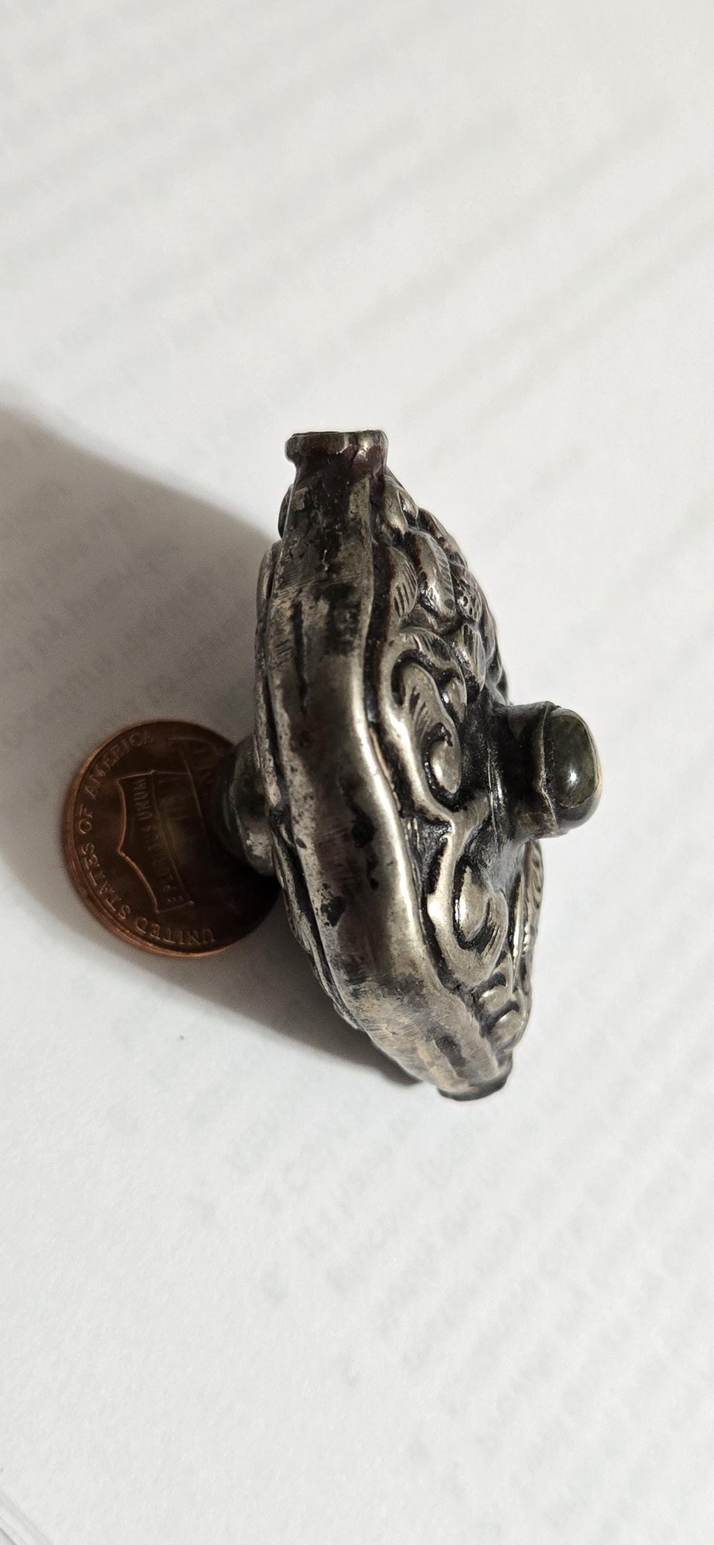 1 Bead - Reversible Large kite hex shape Tibetan antiqued silver finish fish flower symbol Bead labradorite inlay on both sides - BD669A