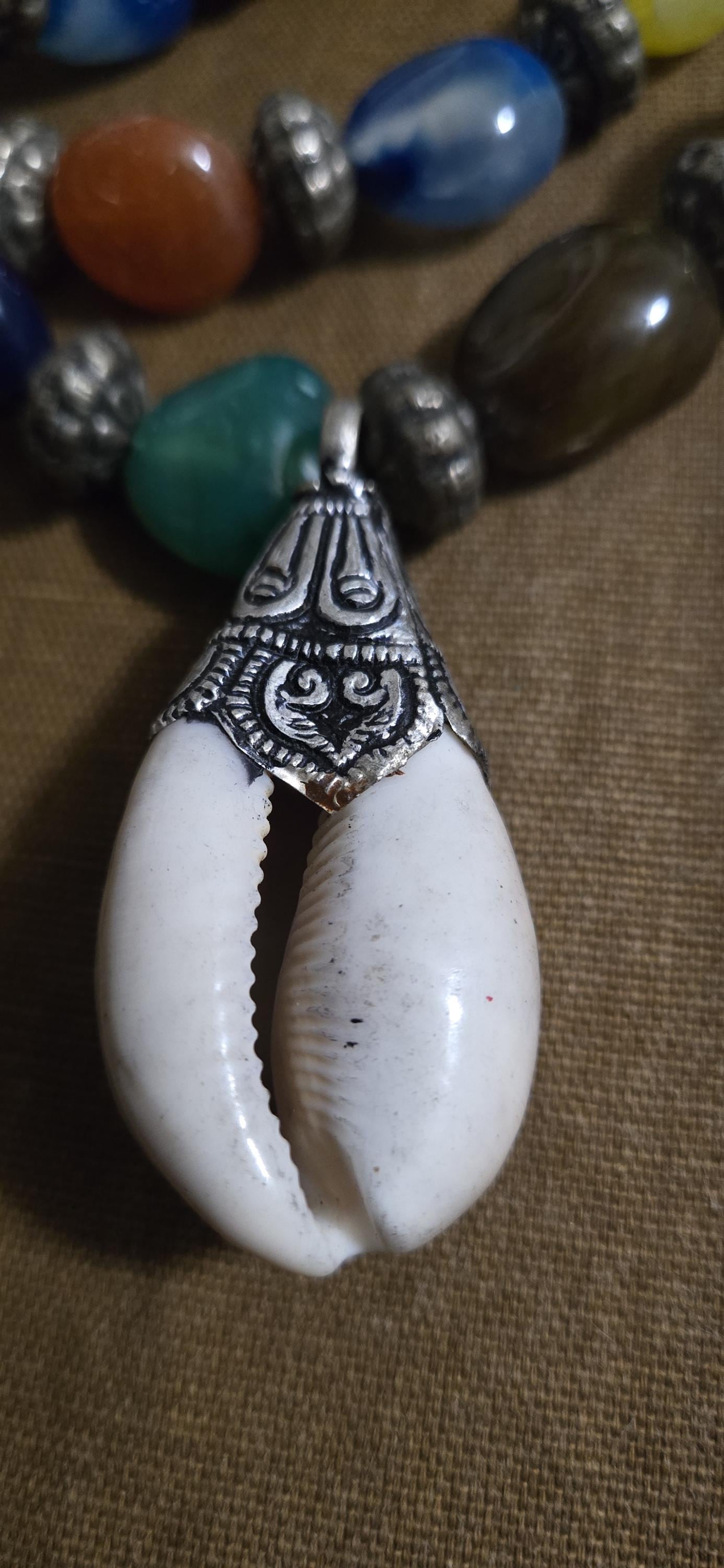 Large Tibetan Silver Capped Cowrie Shell Pendant – Lotus Floral Design – Ethnic Boho Tribal Jewelry Supply – Natural Shell Pendant PM438A5