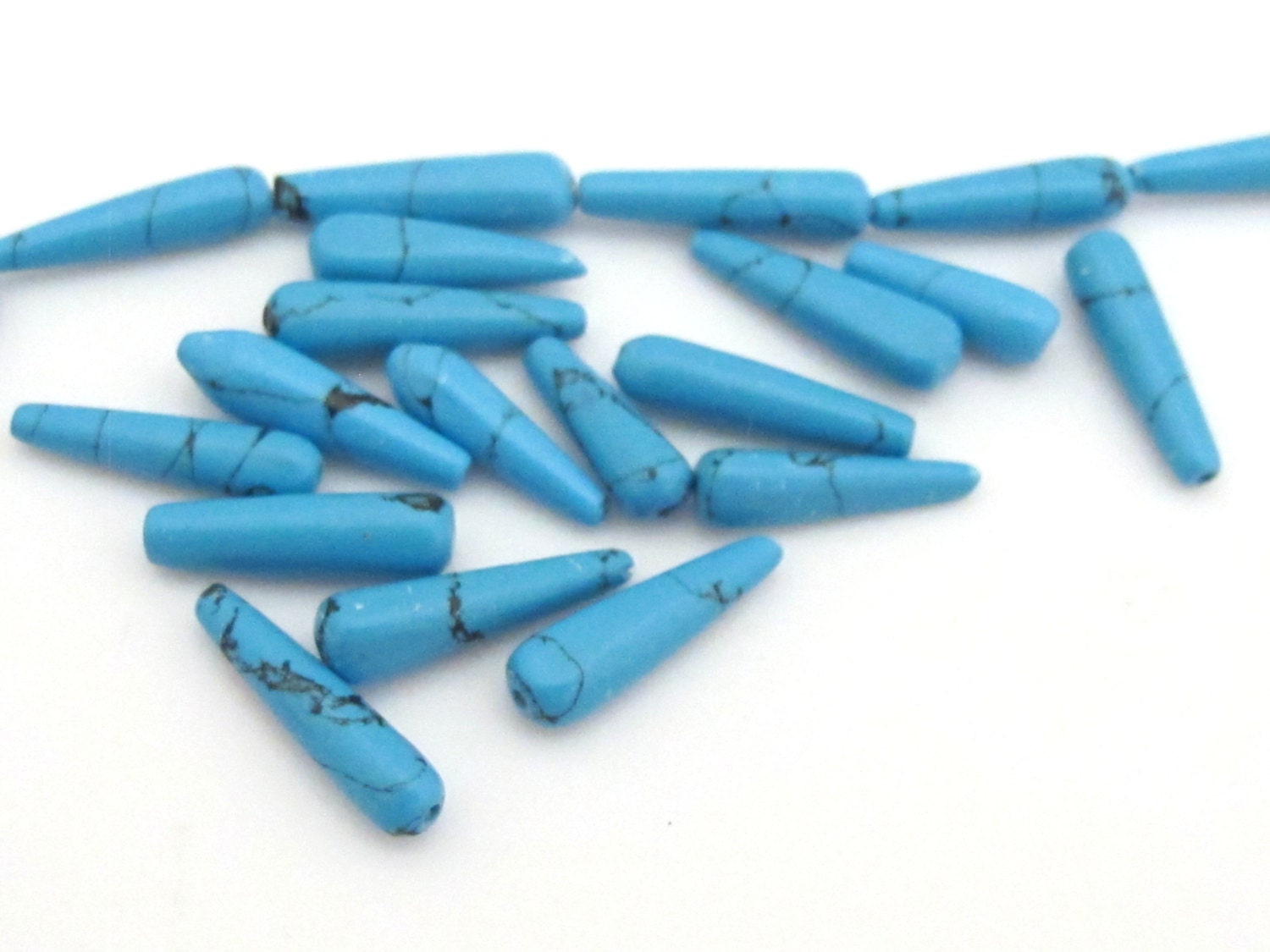 10 Beads - Turquoise gemstone bead drops small thin size - GM329