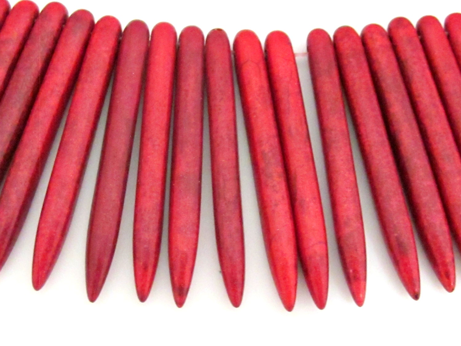 15 BEADS - Long Red magnesite spike stick beads 44 mm x 5 mm - GM328