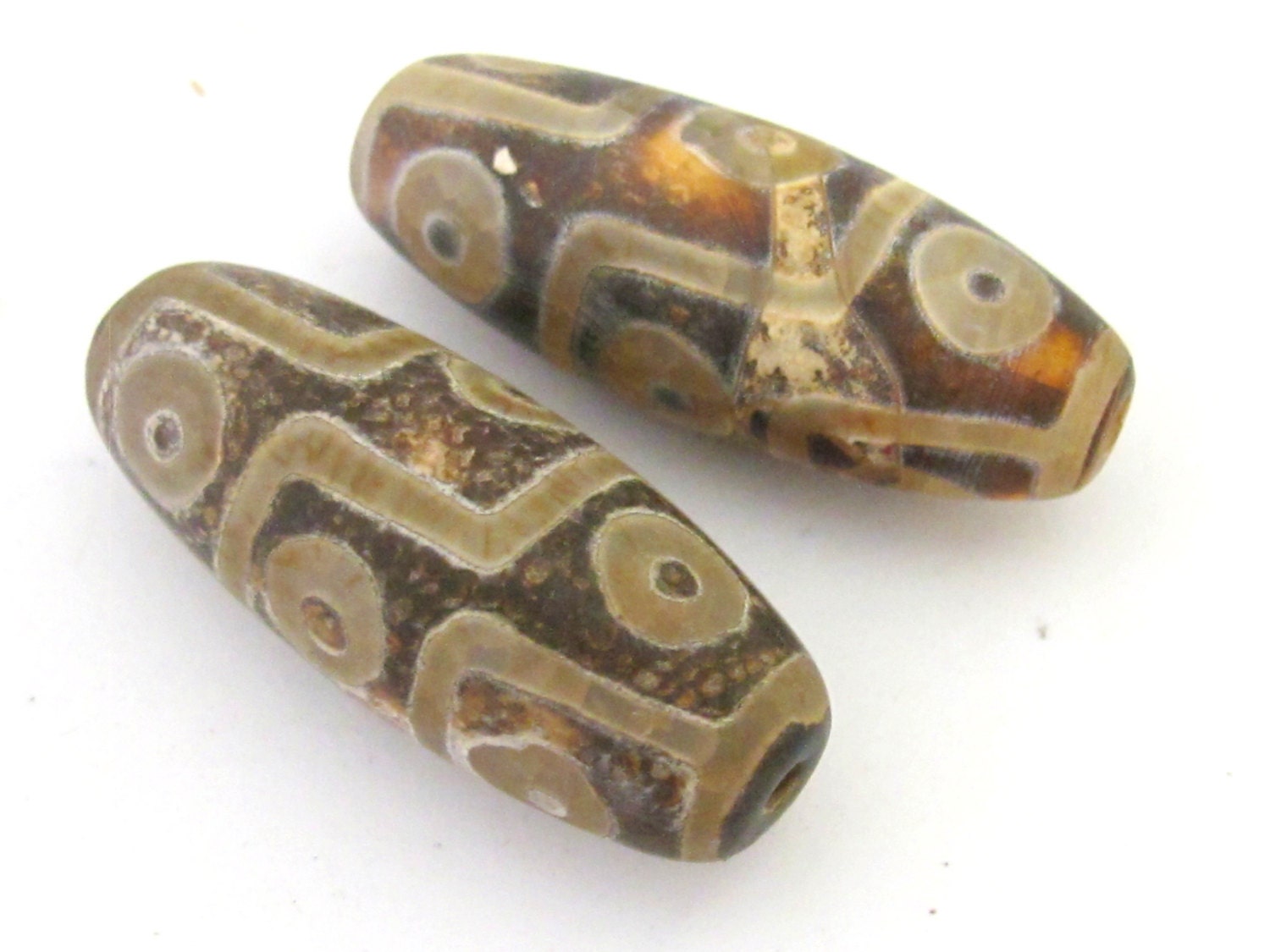 1 Bead - Long Tibetan etched agate dzi design 9 eye bead - 1 bead - GM175A