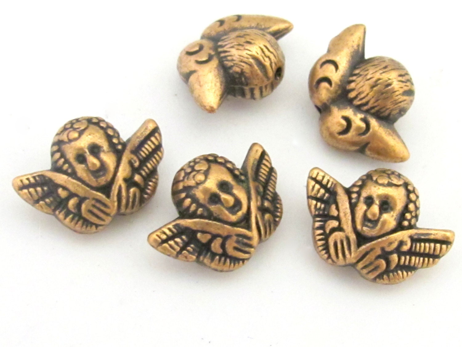 4 BEADS - Rustic copper tone angel cherub metal beads - Bd670