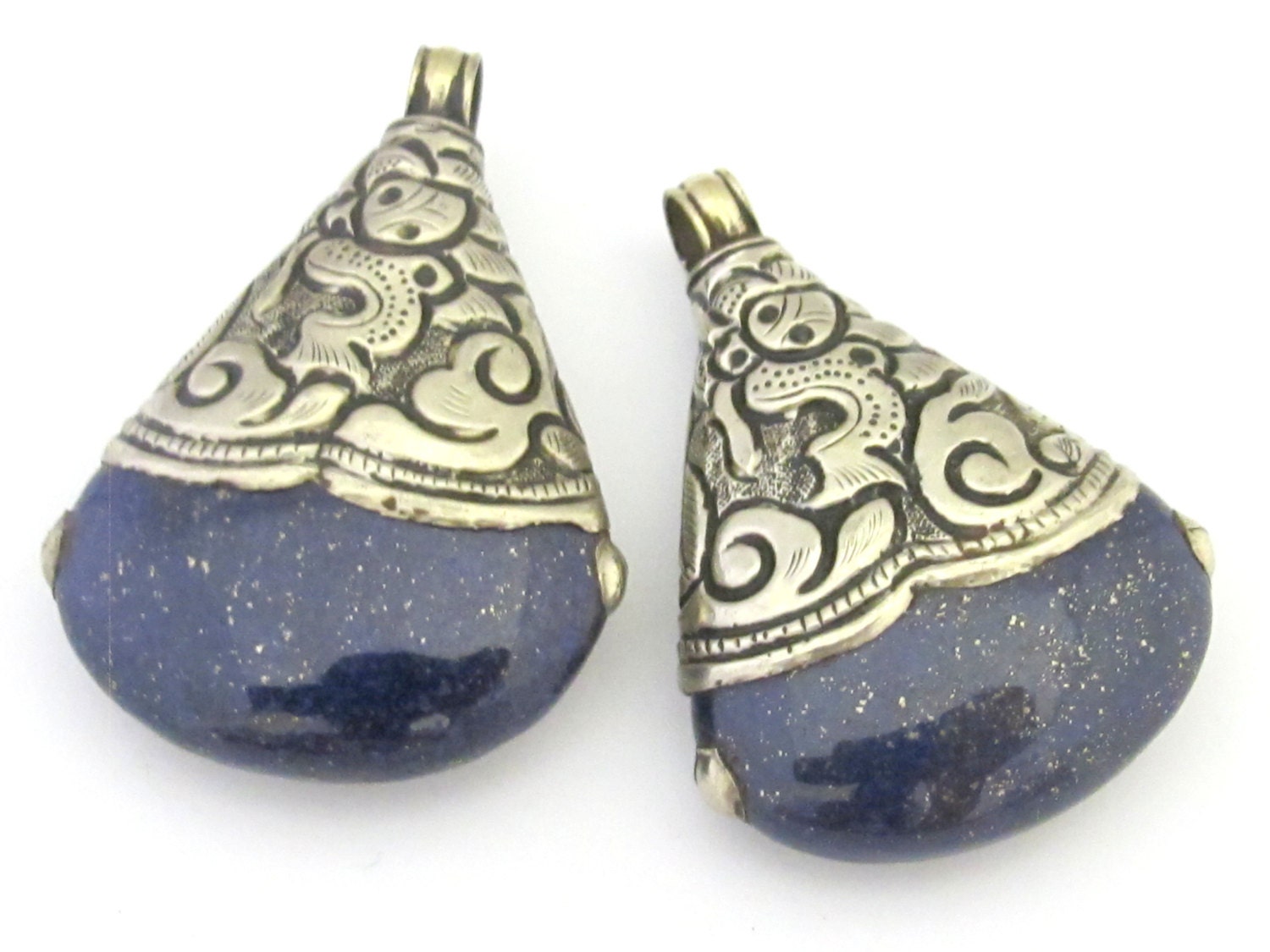 1 Pendant - Tibetan dragon carving Triangular shape Lapis Lazuli gemstone pendant - PM301