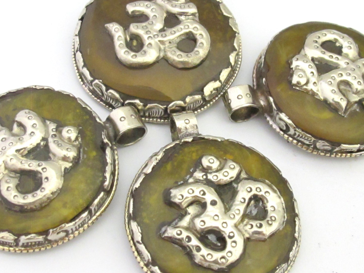 1 Pendant - Tibetan honey copal resin Om mantra pendant with reverse side Lotus flower design filigree - PM292K