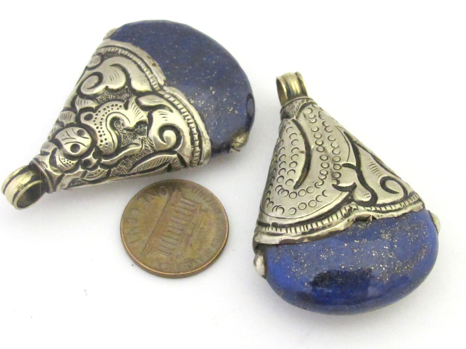 1 Pendant - Tibetan dragon carving Triangular shape Lapis Lazuli gemstone pendant - PM301