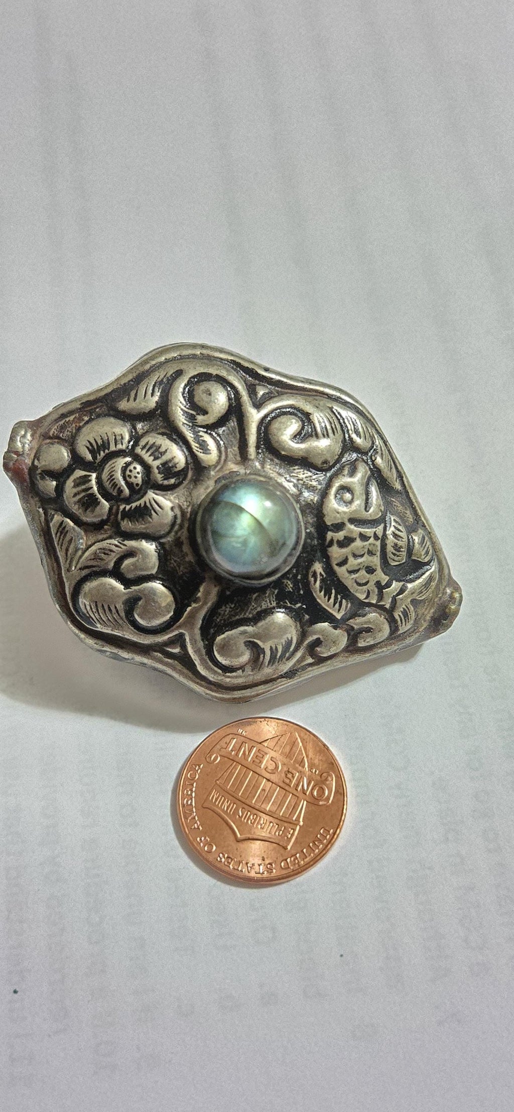 1 Bead - Reversible Large kite hex shape Tibetan antiqued silver finish fish flower symbol Bead labradorite inlay on both sides - BD669A