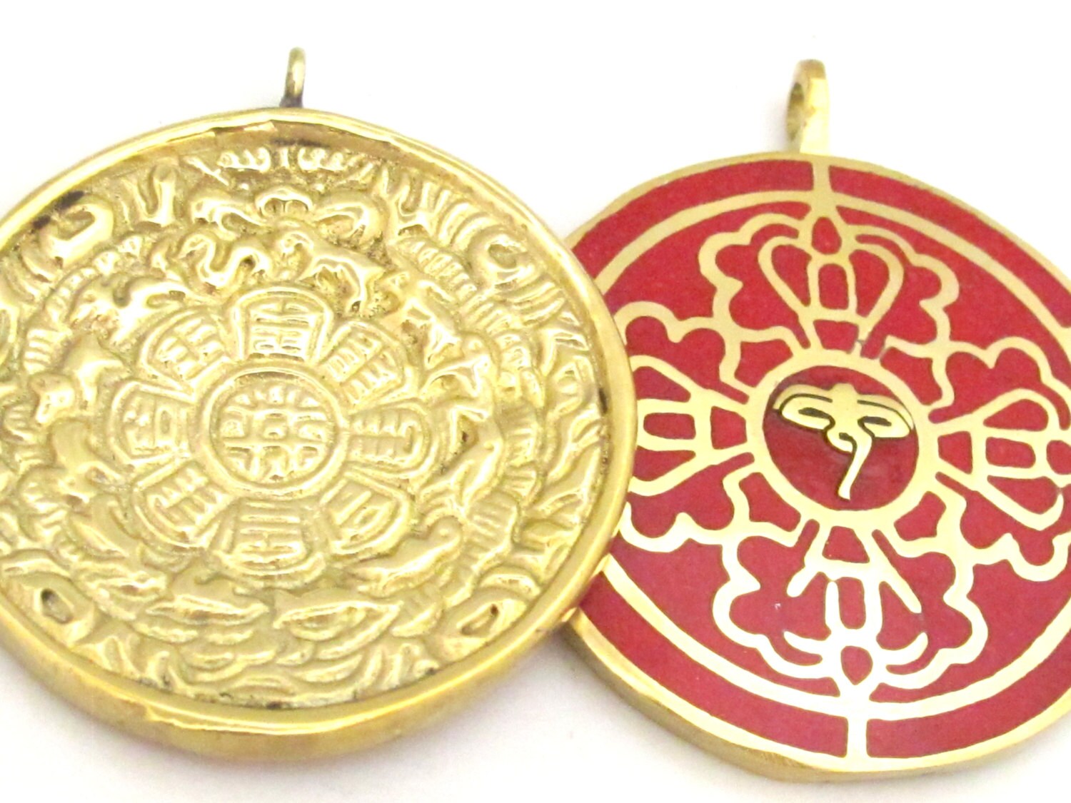 1 Pendant - Reversible solid brass Tibetan calendar pendant with reverse side Buddha eye and double dorje design inlaid with - PM310