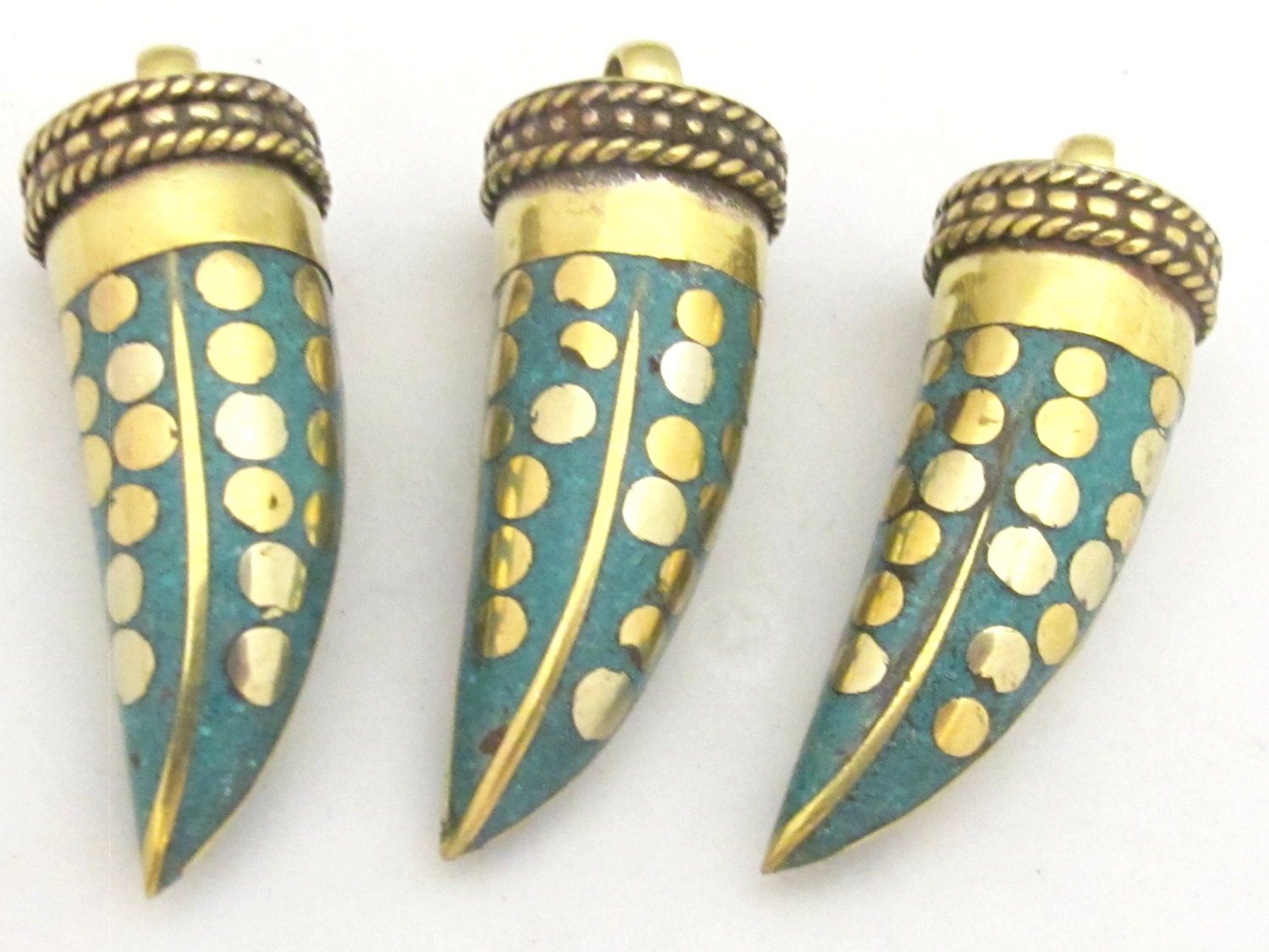 1 Pendant - Tibetan horn tusk shape turquoise inlaid Brass pendant with dotted design - PM315C