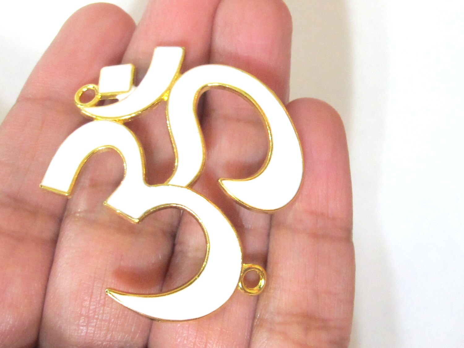 1 Pendant - Large size White enamel inlaid gold tone plated Om Pendant Bead connector - CM096