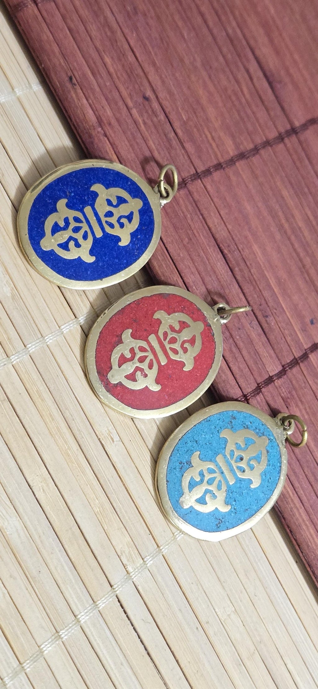1 PENDANT - Tibetan vajra symbol brass pendant from Nepal - PM449