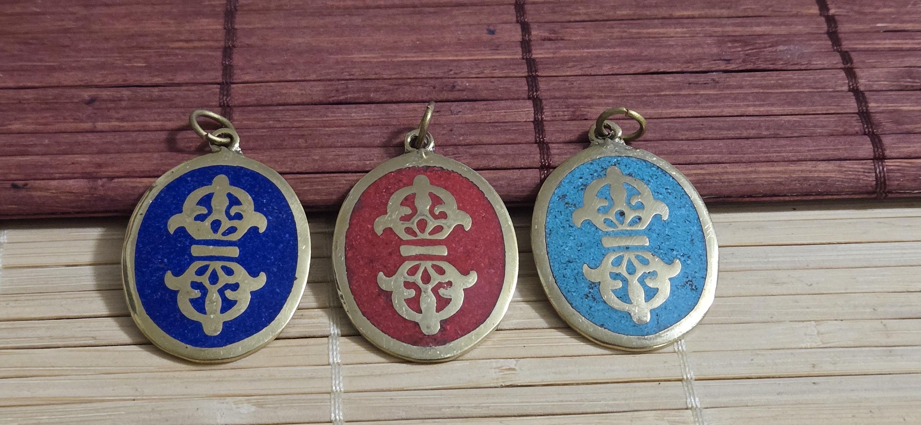 1 PENDANT - Tibetan vajra symbol brass pendant from Nepal - PM449