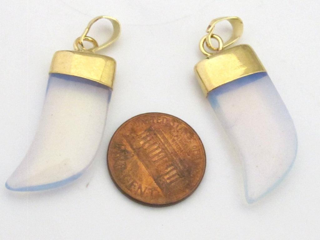 1 Pendant - Opalite milky white horn pendant with golden bail - PM324A