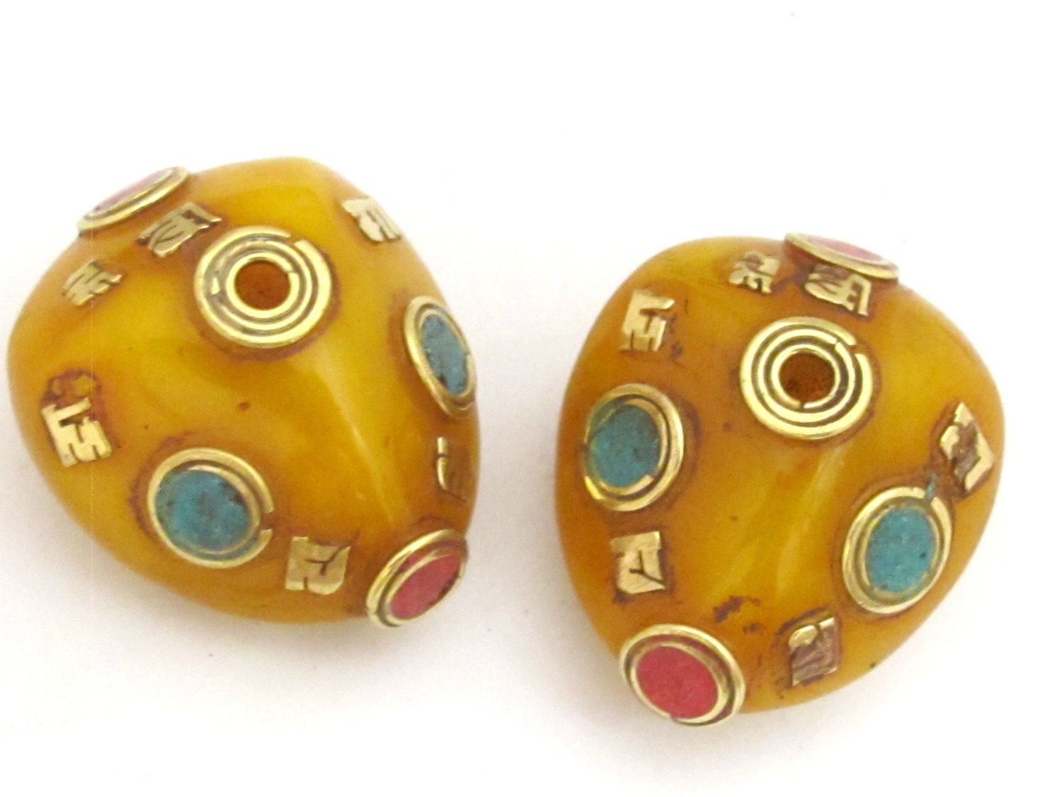 1 Bead - Beautiful reversible Tibetan copal resin beads with brass Om mantra and turquoise inlay - BD721