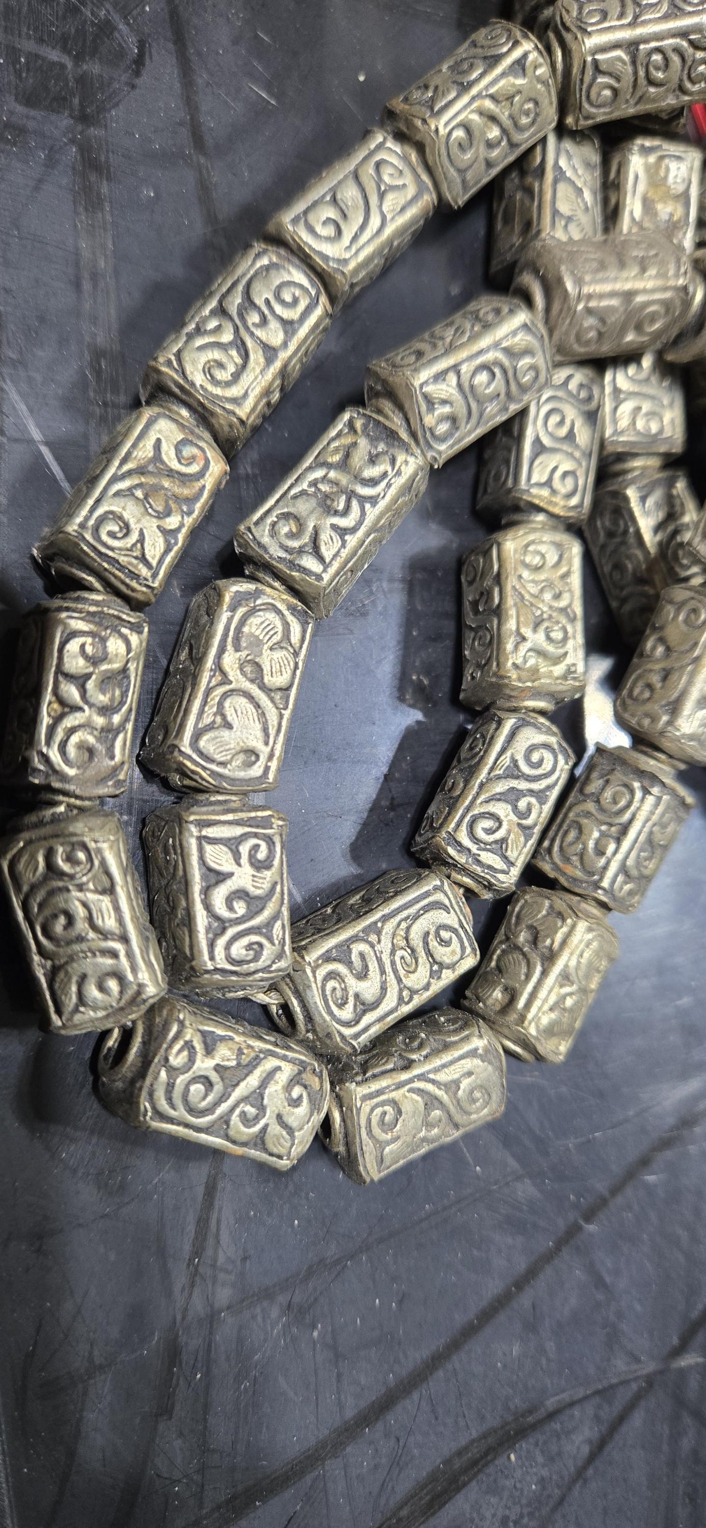 2 Beads - Tibetan antiqued silver finish repousse floral carving rectangle cube shape bead - BD903M