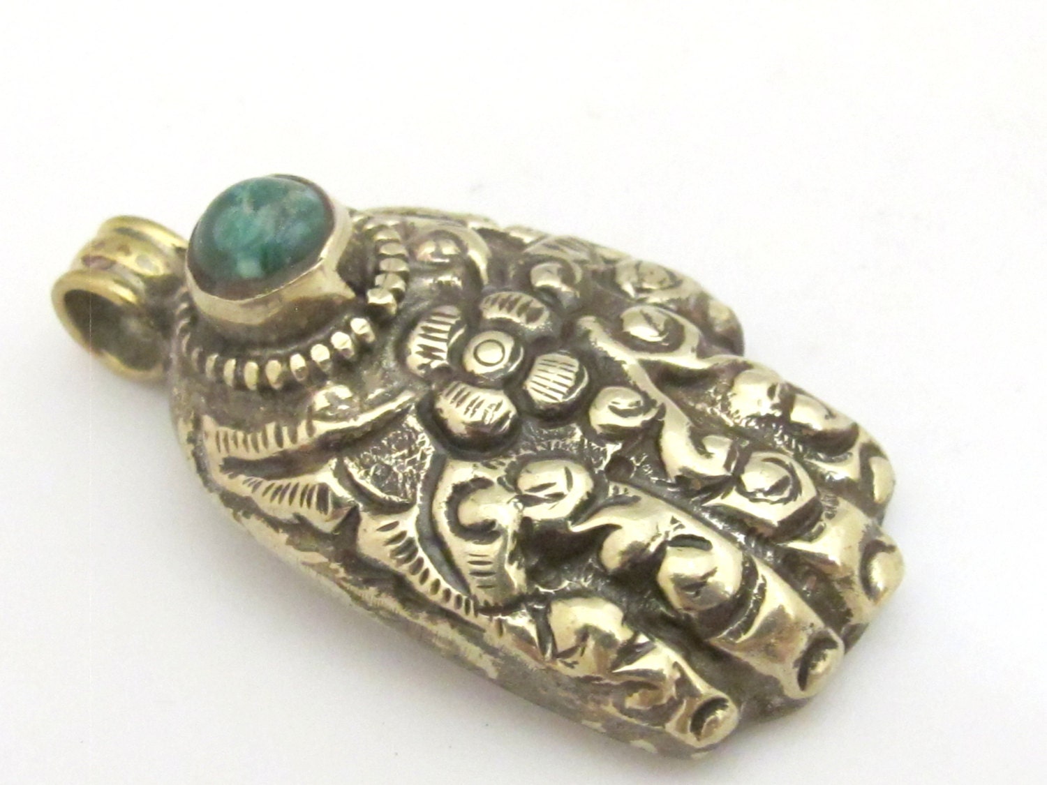 1 Pendant - Tibetan silver Buddha hand detailed repousse pendant with turquoise inlay and reverse floral details - PM339D