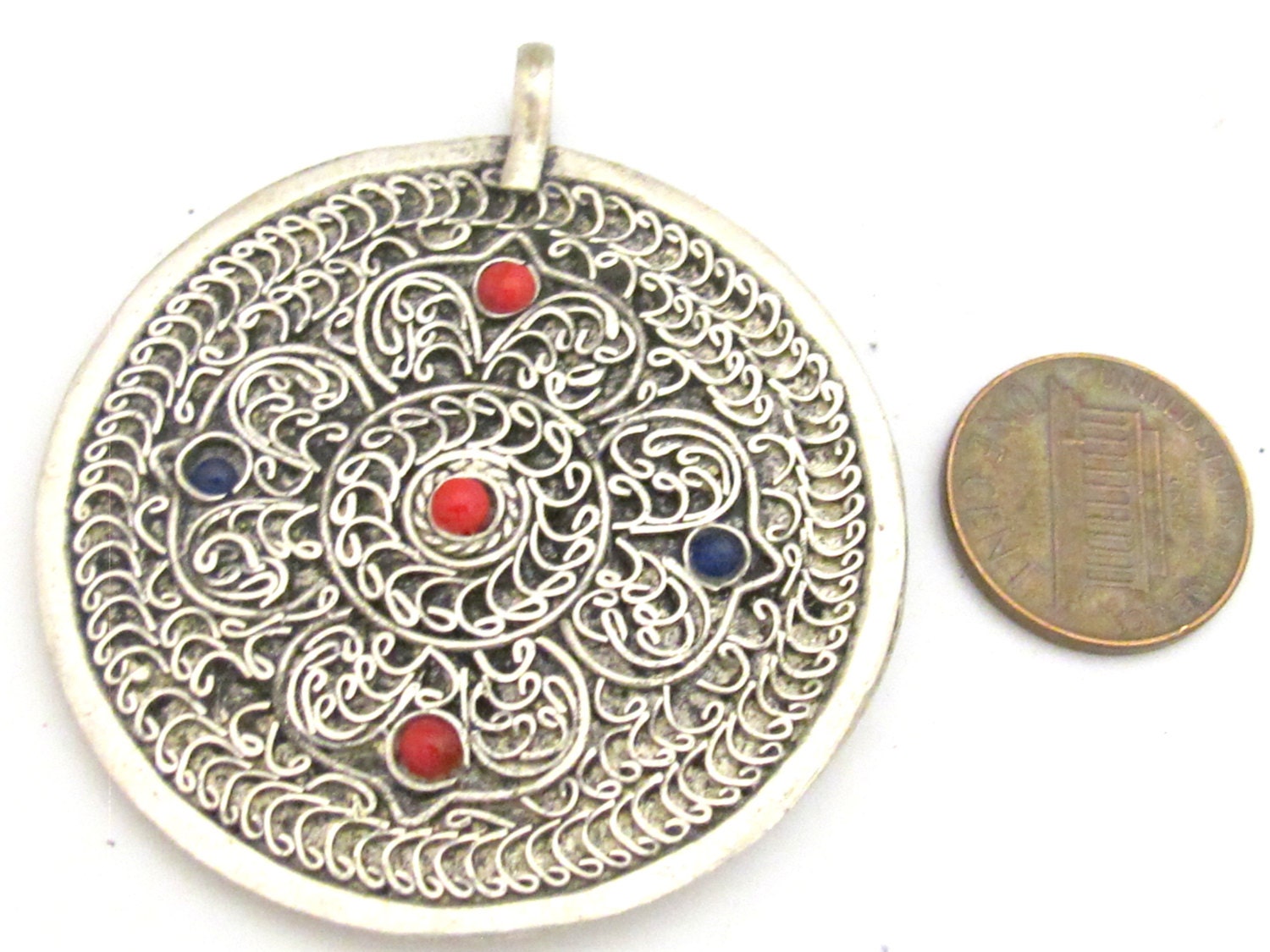 1 Pendant - Reversible round filigree tibetan mandala floral design pendant - PM340