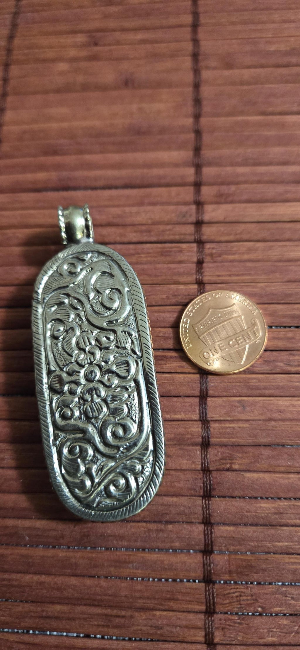 1 Pendant - Tribal design carved skeleton head recycled cattle bone pendant with floral carving reverse side Nepal - PB002C