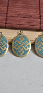 1 PENDANT - Tibetan infinity endless knot symbol brass pendant from Nepal - PM448