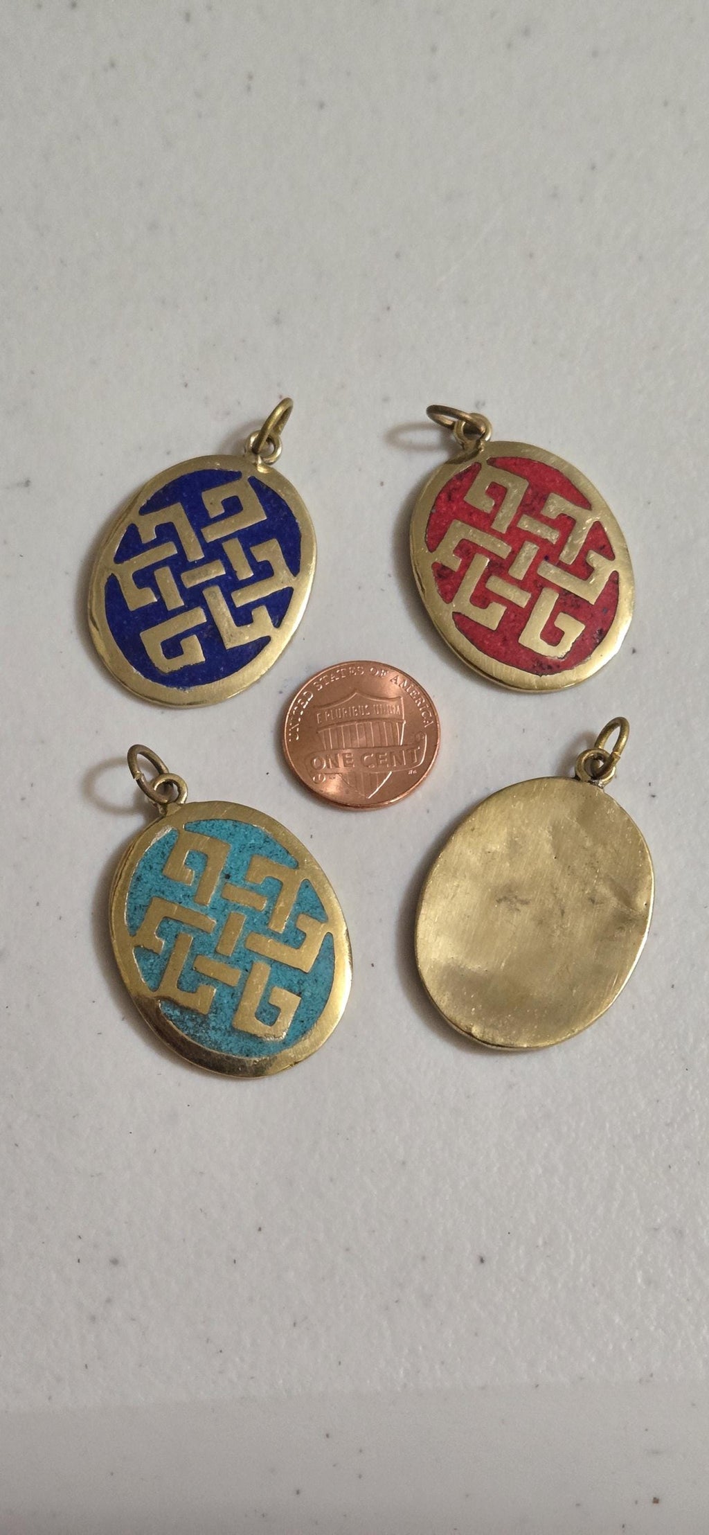 1 PENDANT - Tibetan infinity endless knot symbol brass pendant from Nepal - PM448