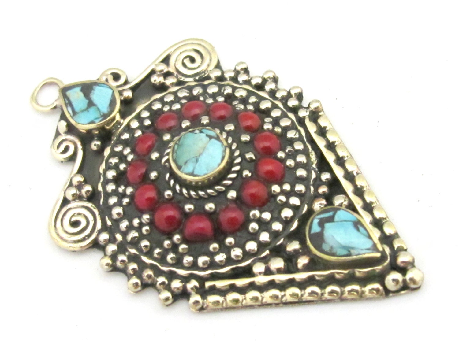 1 pendant - Ethnic arrowhead shape shield design Tibetan silver charm pendant with coral and turquoise inlay - PM346B