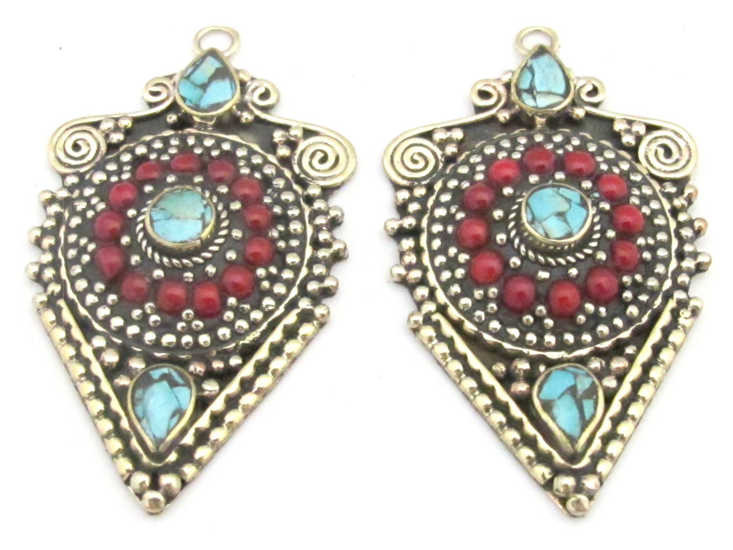 1 pendant - Ethnic arrowhead shape shield design Tibetan silver charm pendant with coral and turquoise inlay - PM346B