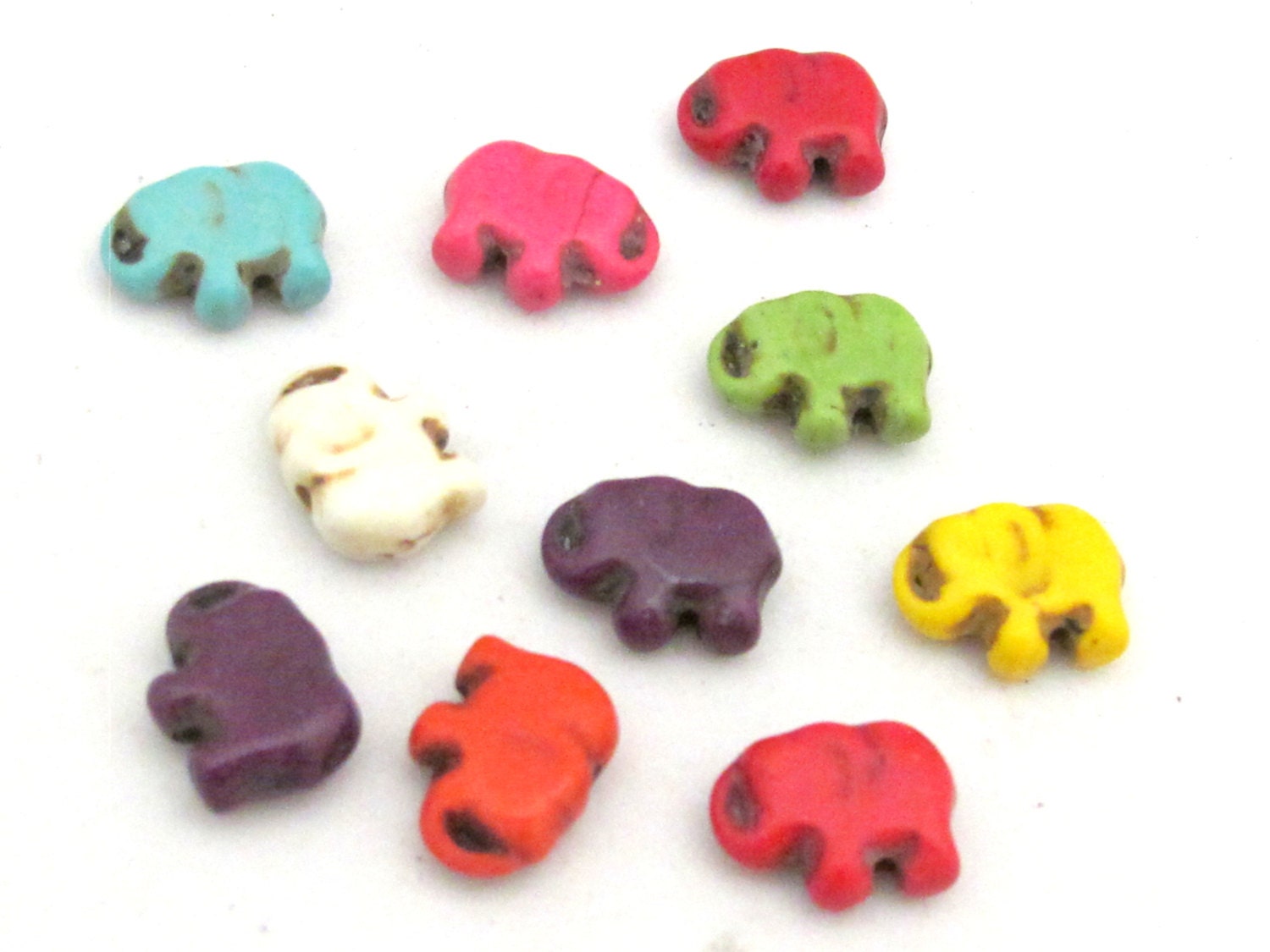 10 BEADS - Mixed colors small size howlite turquoise elephant shape beads - GM368