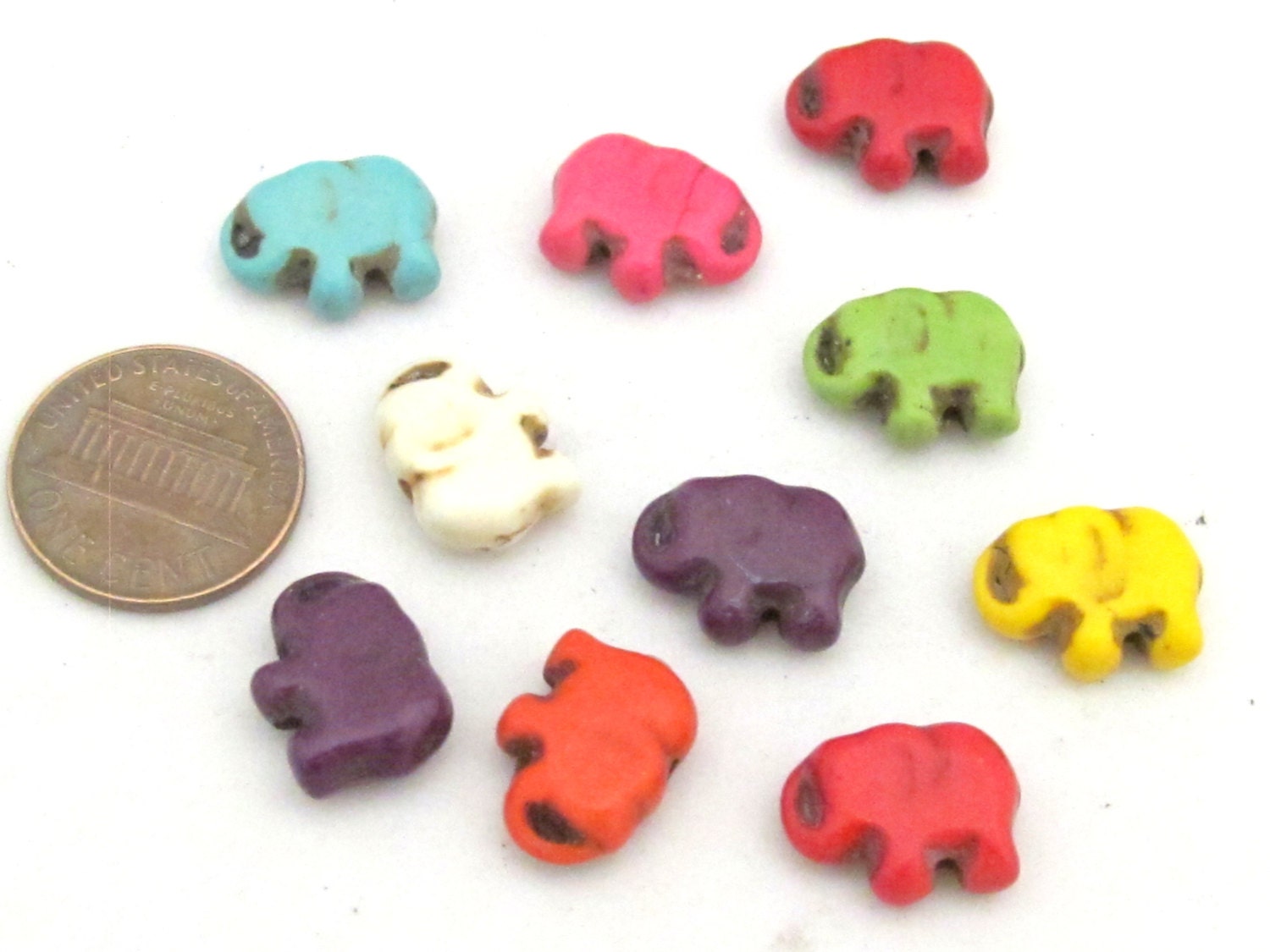 10 BEADS - Mixed colors small size howlite turquoise elephant shape beads - GM368