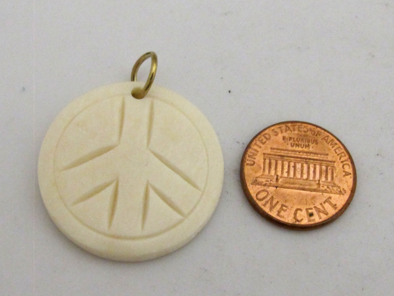 1 Pendant - White cream color recycled cattle bone peace symbol carved pendant - PB089